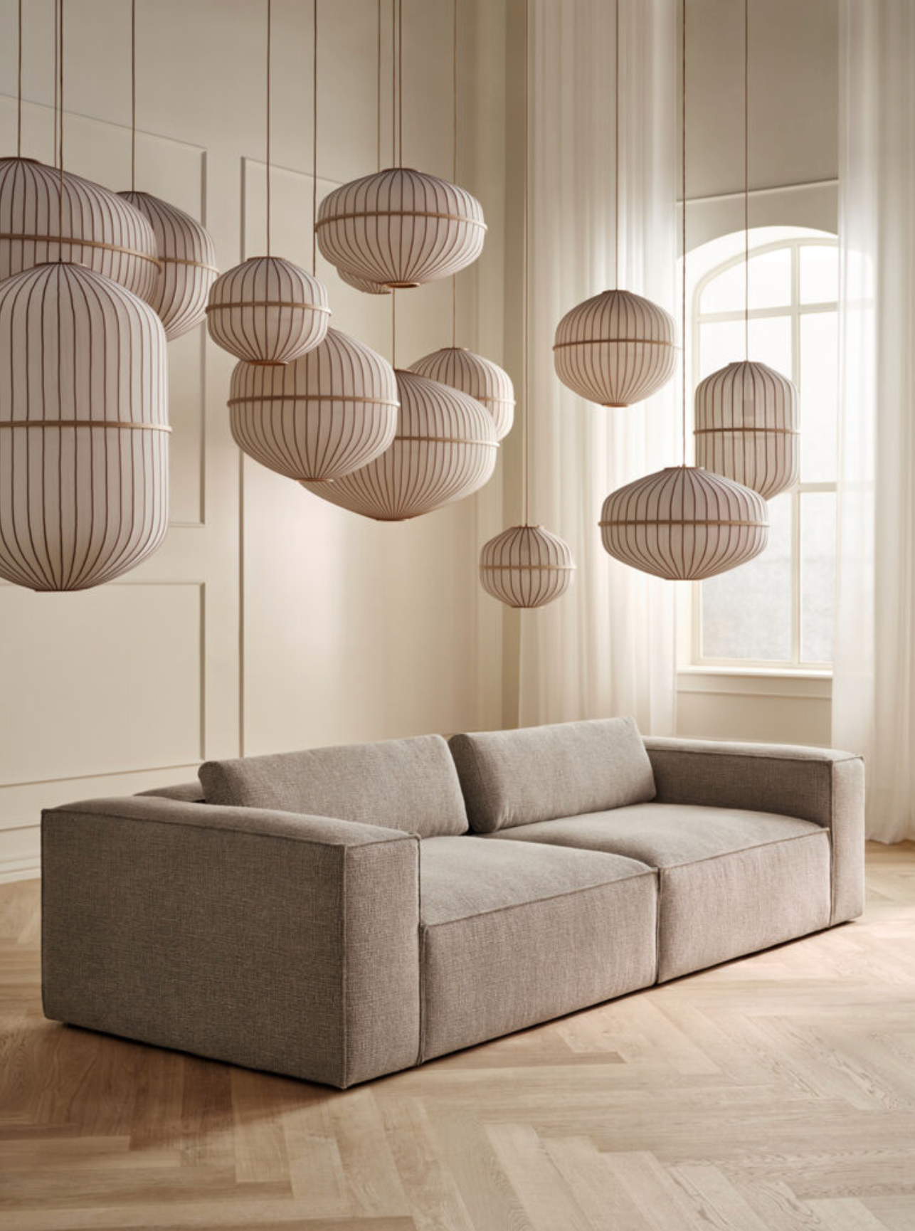 Sofas & Lounge Chairs