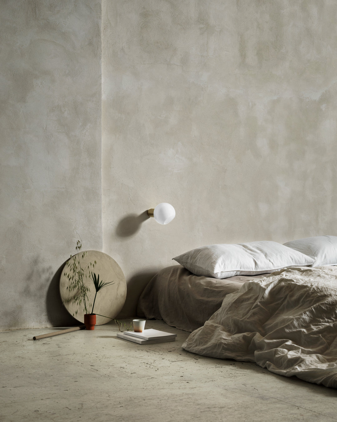 Donya Wall Lamp