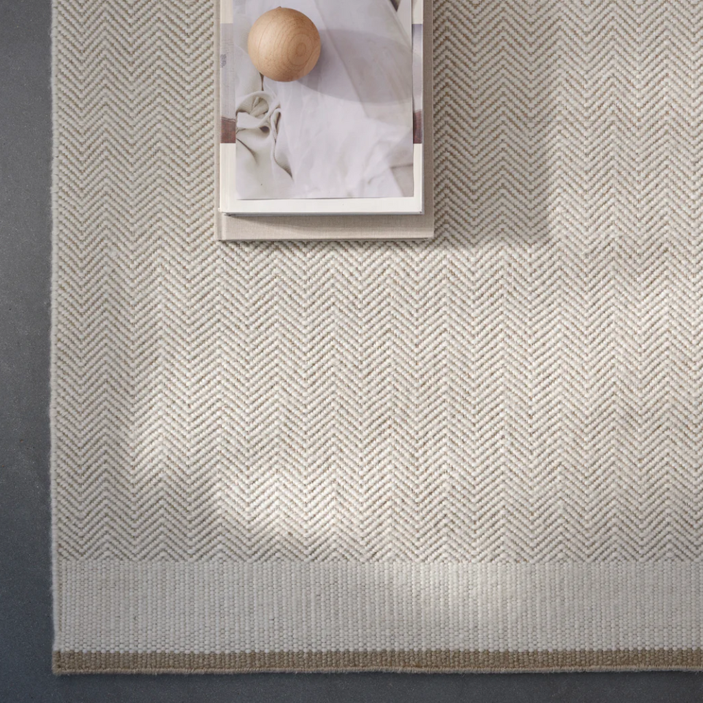 Linie Design - Stratum Echo - 200/300 - White