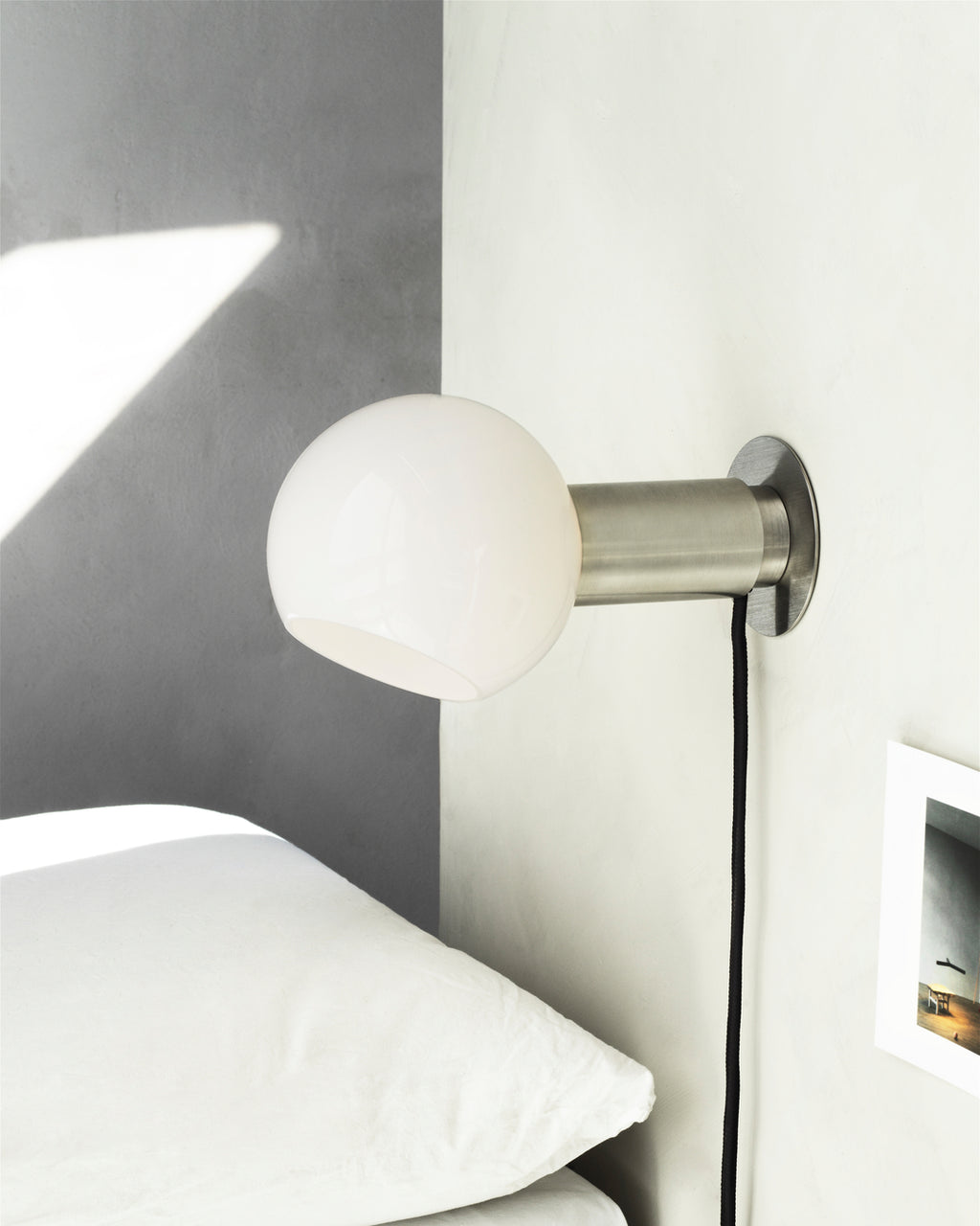 Donya Wall Lamp