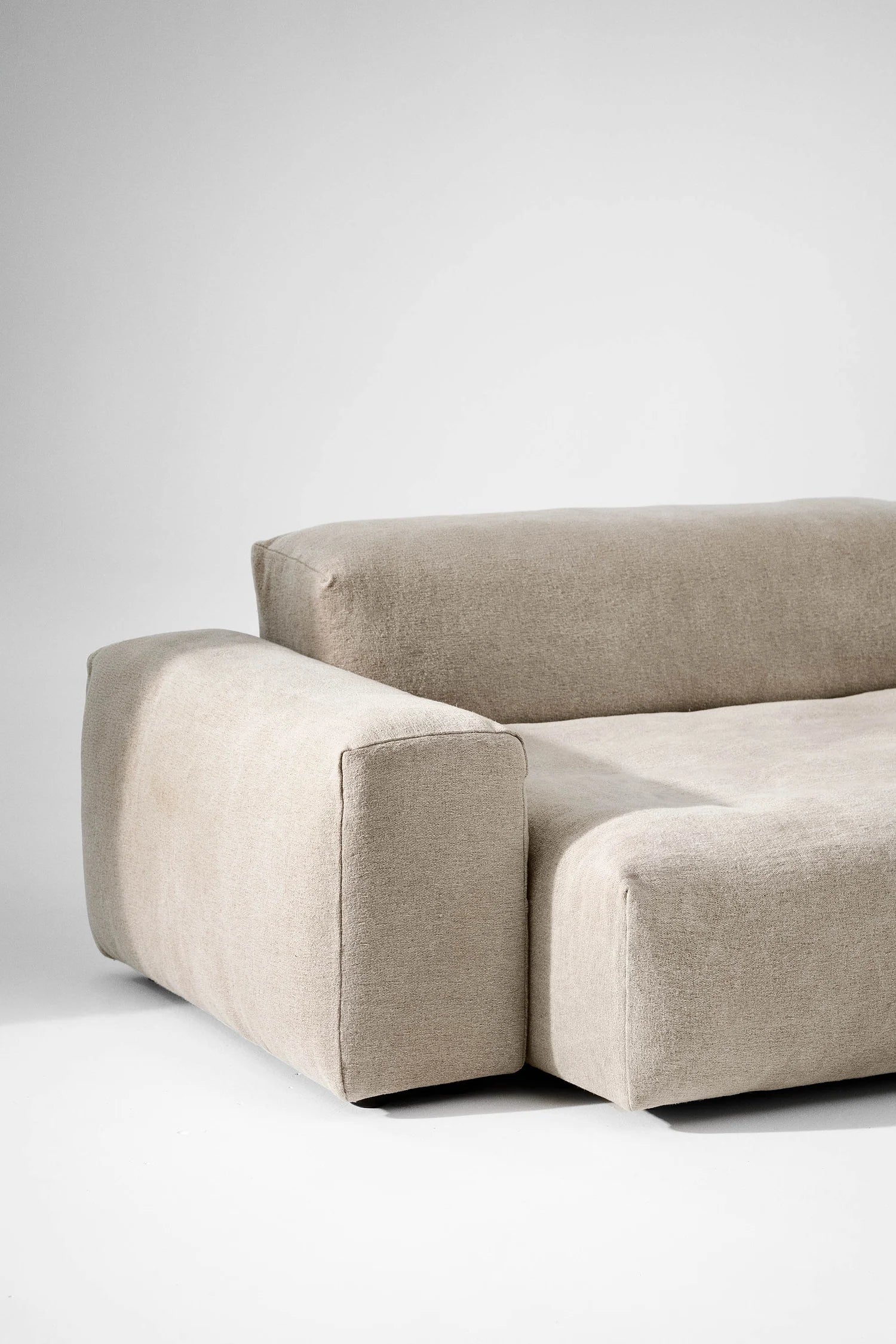 Reposé Sofa