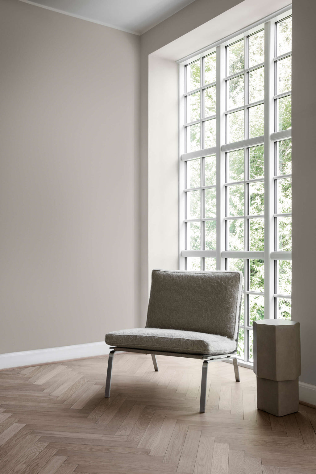 Man Lounge Chair