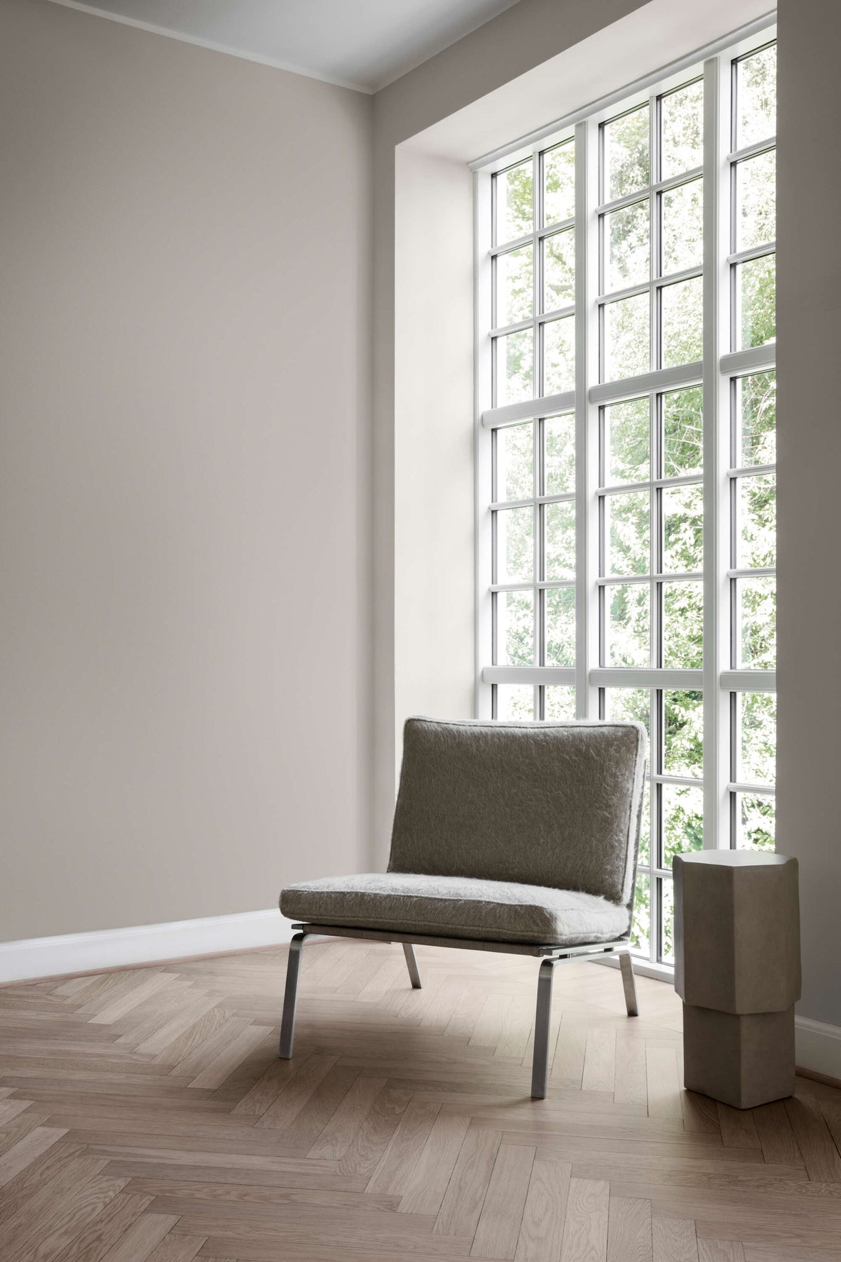 Man Lounge Chair