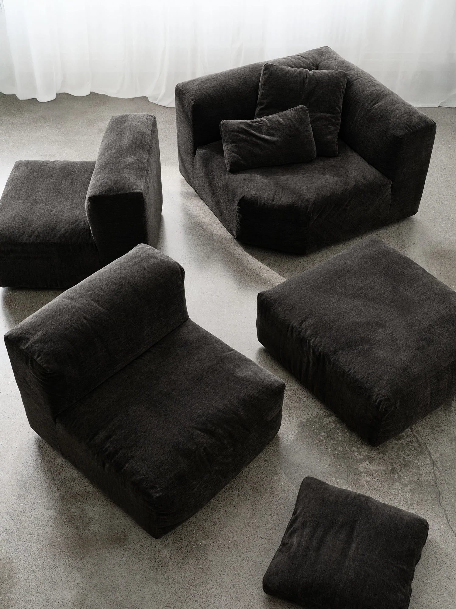Reposé Sofa