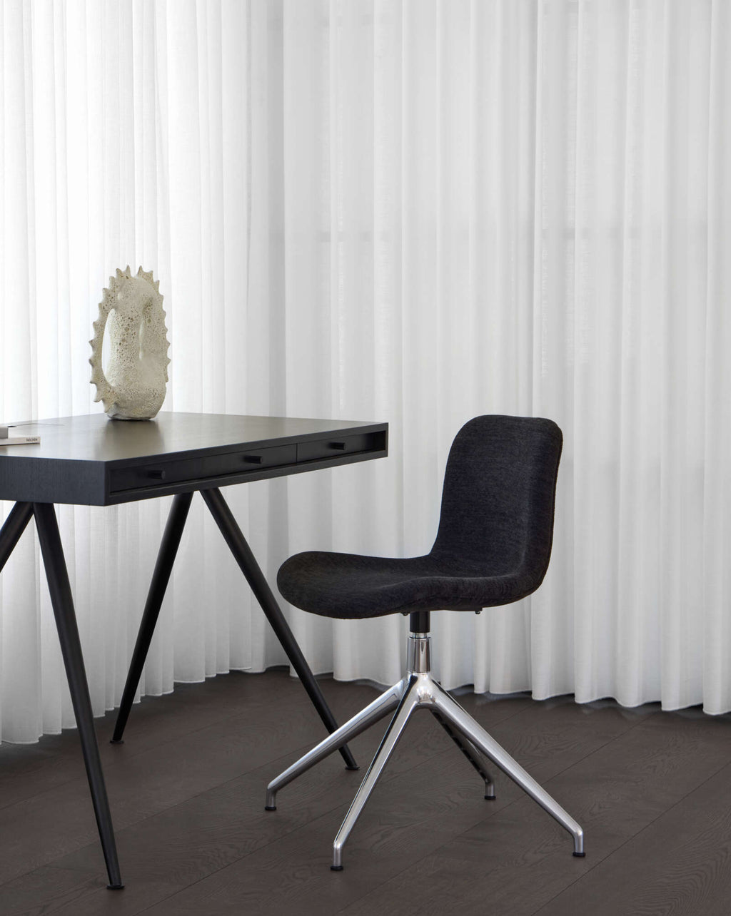 Langue Chair | Work - 4 Star