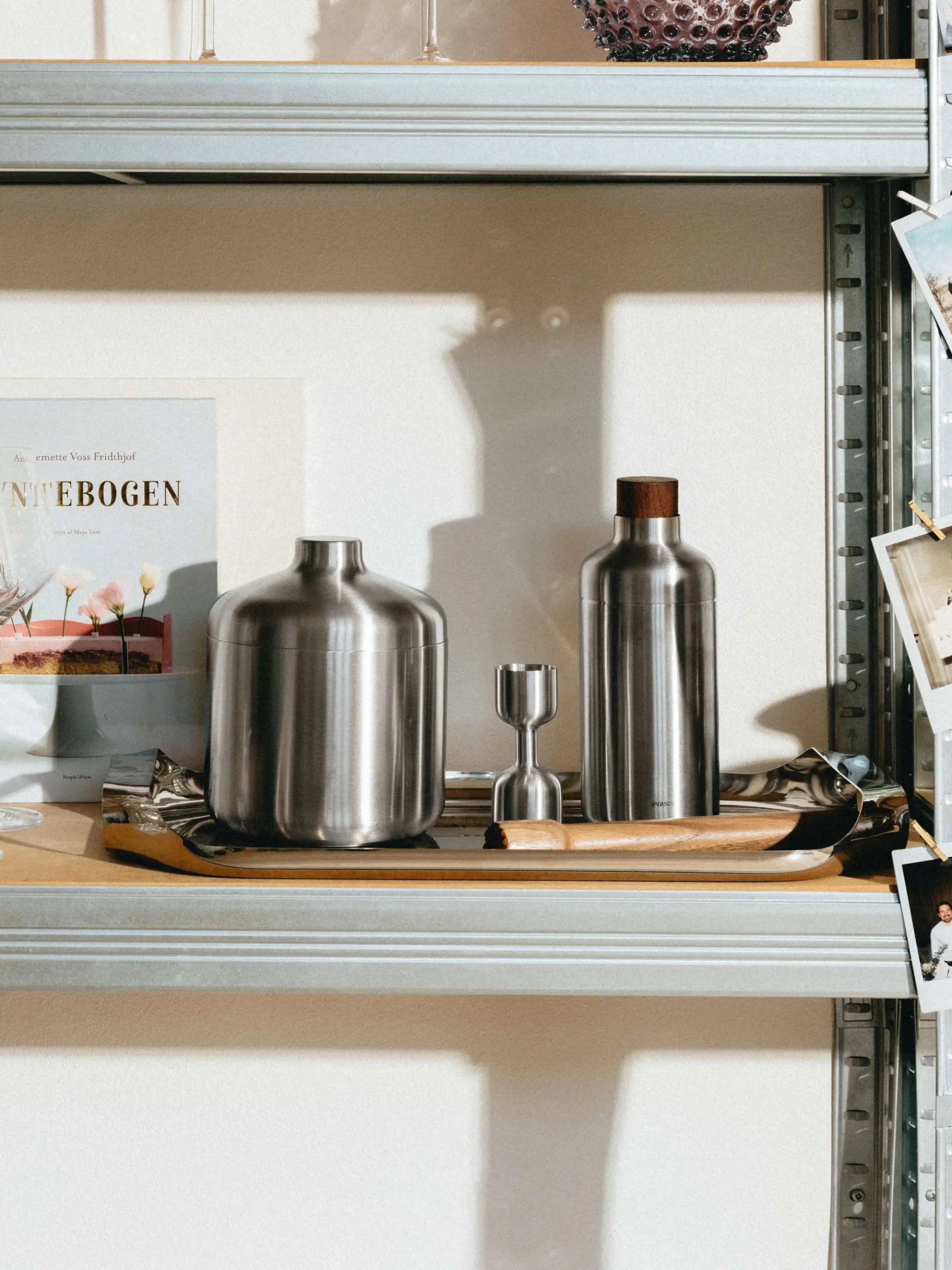 LIQUID LOUNGE COCKTAIL SHAKER