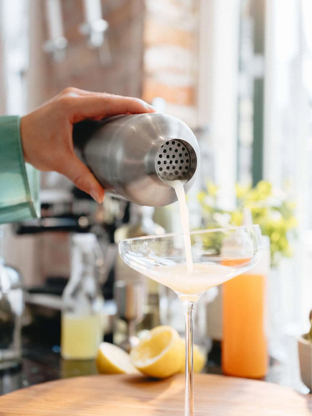 LIQUID LOUNGE COCKTAIL SHAKER