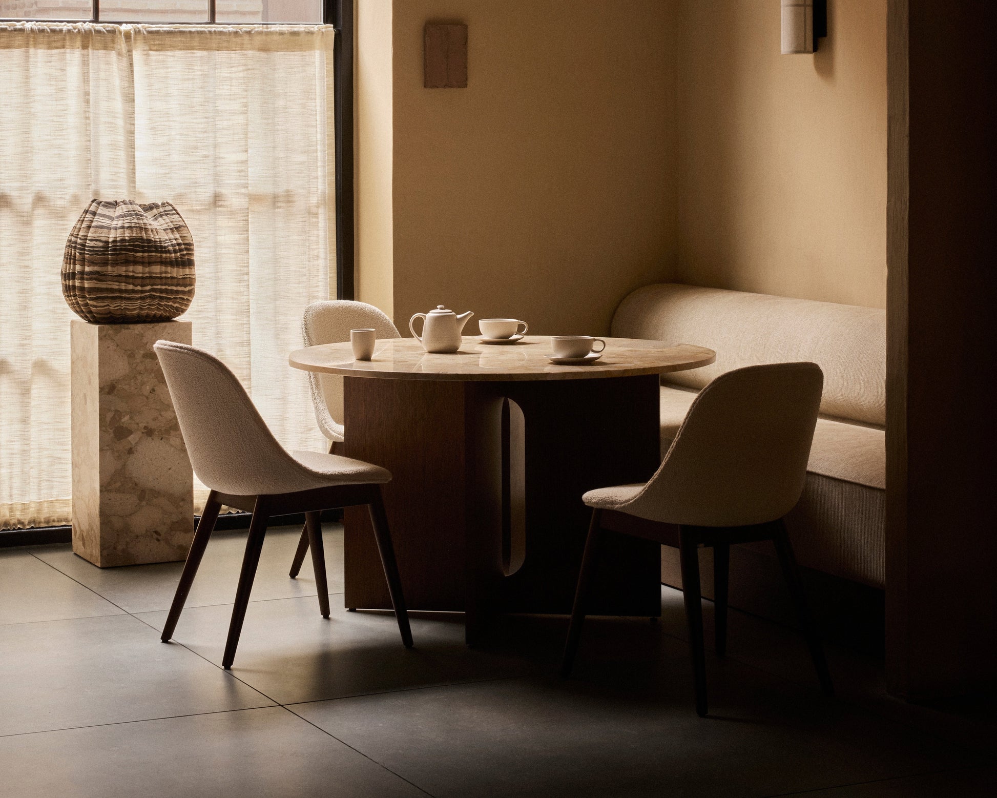 Androgyne Dining Table | Round