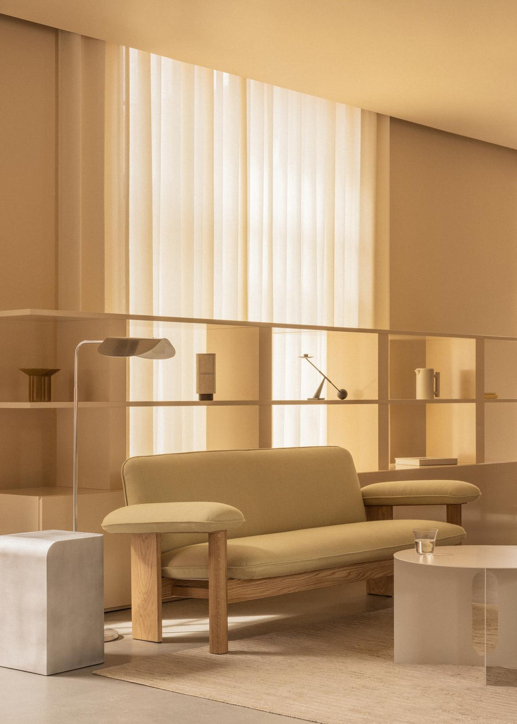 ANDROGYNE SIDE TABLE / Ø63