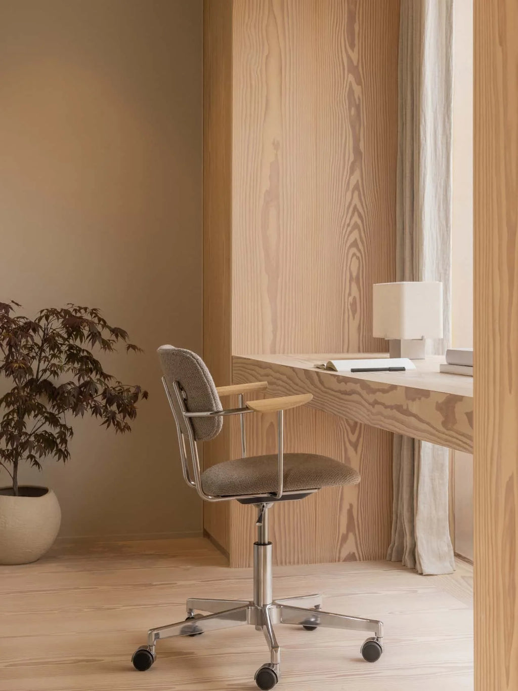 Nonna Table Lamp, Aluminium Brushed /Textile, Sand / H 24