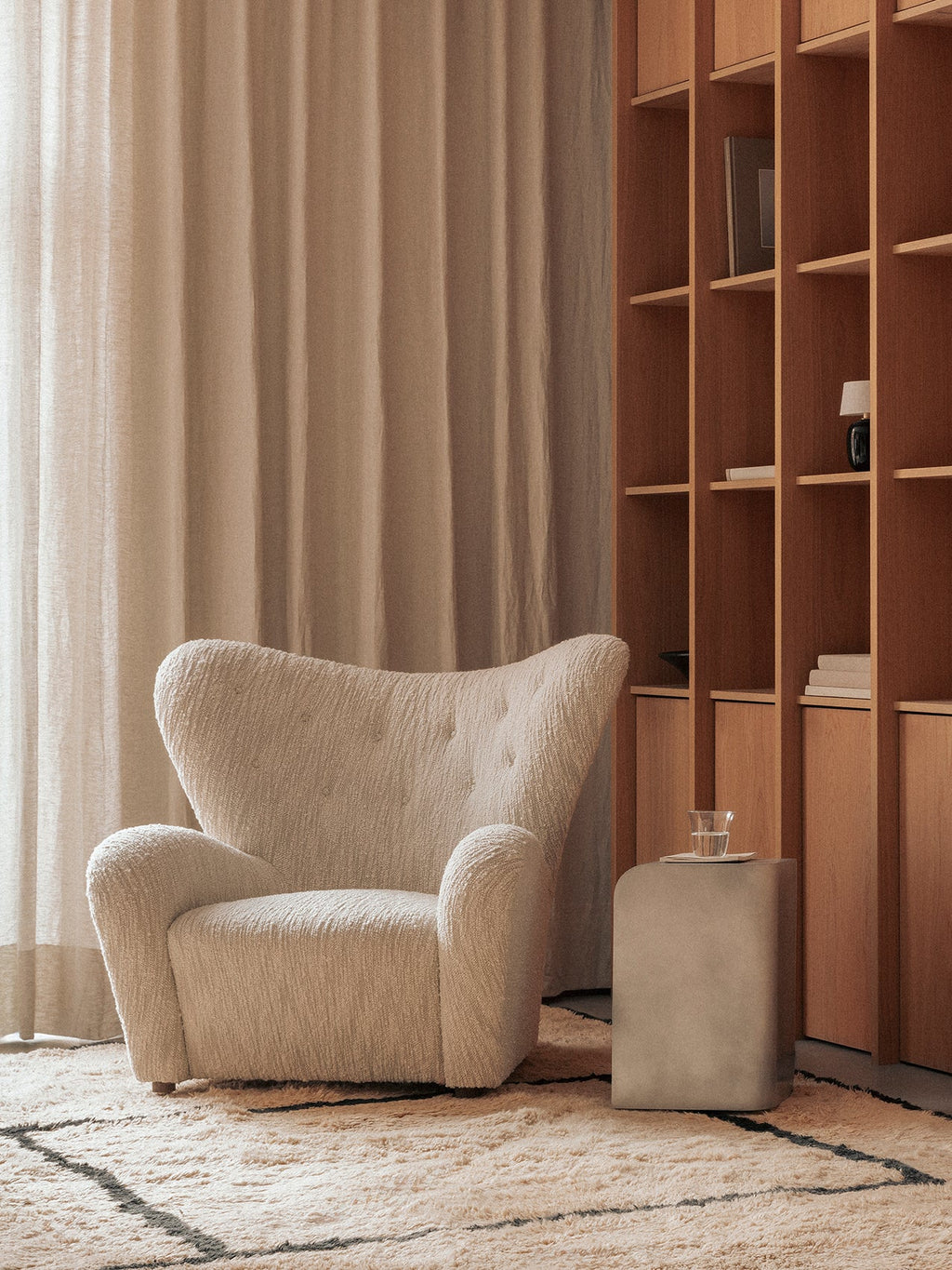AUDO - VOLUME SIDE TABLE