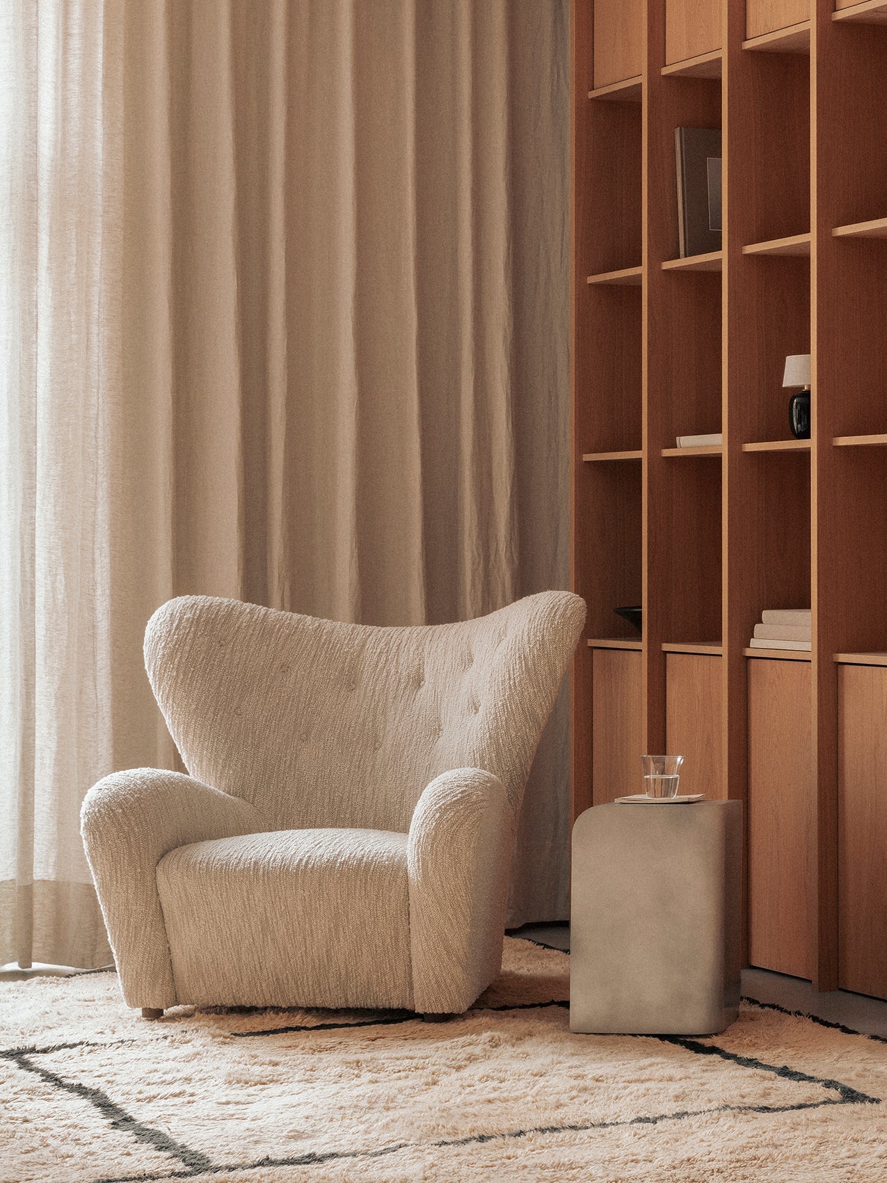 AUDO - VOLUME SIDE TABLE