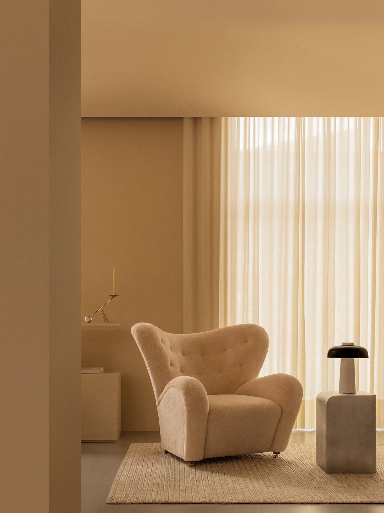 AUDO - VOLUME SIDE TABLE