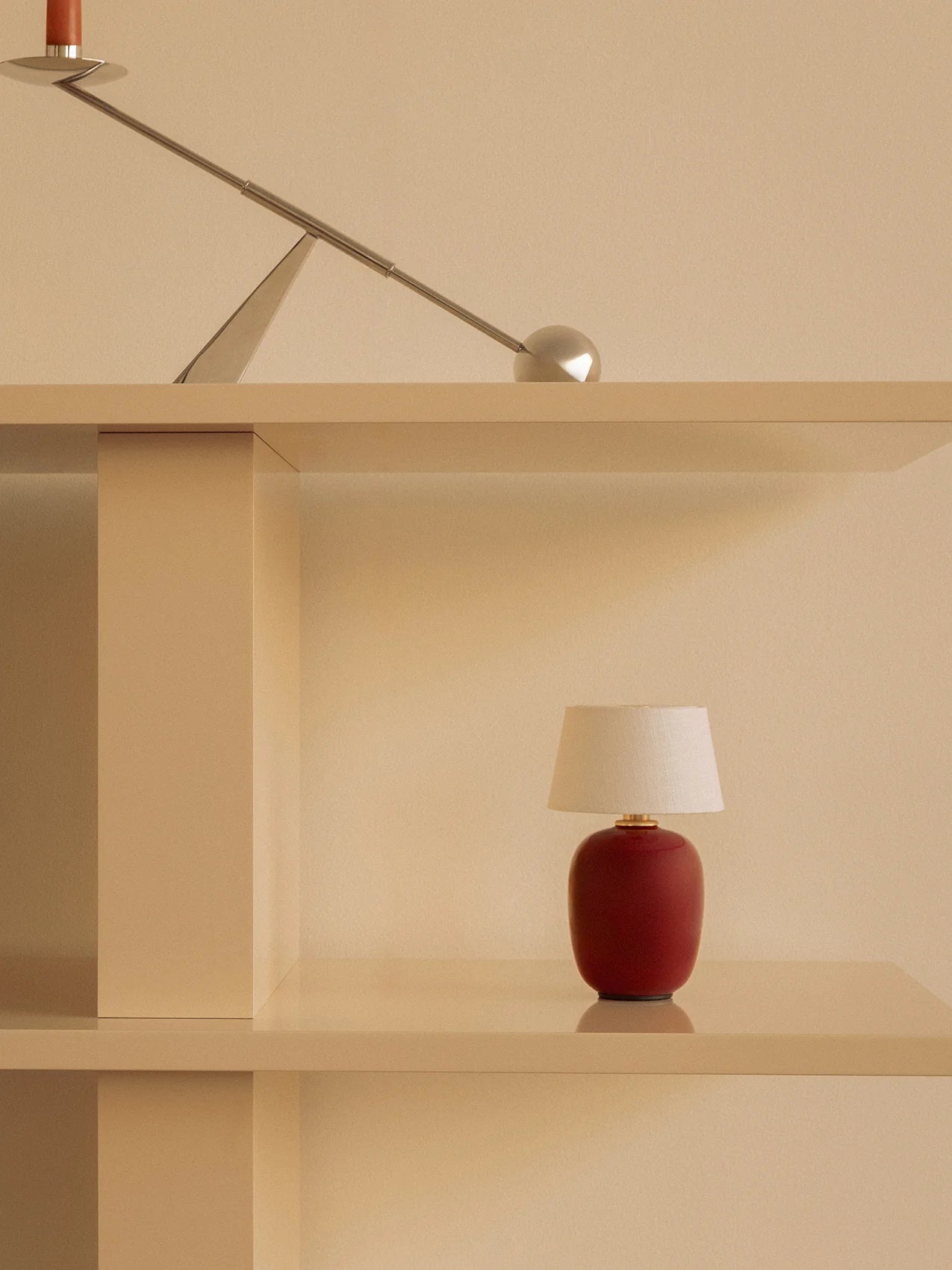 TORSO TABLE LAMP, PORTABLE - BLACK