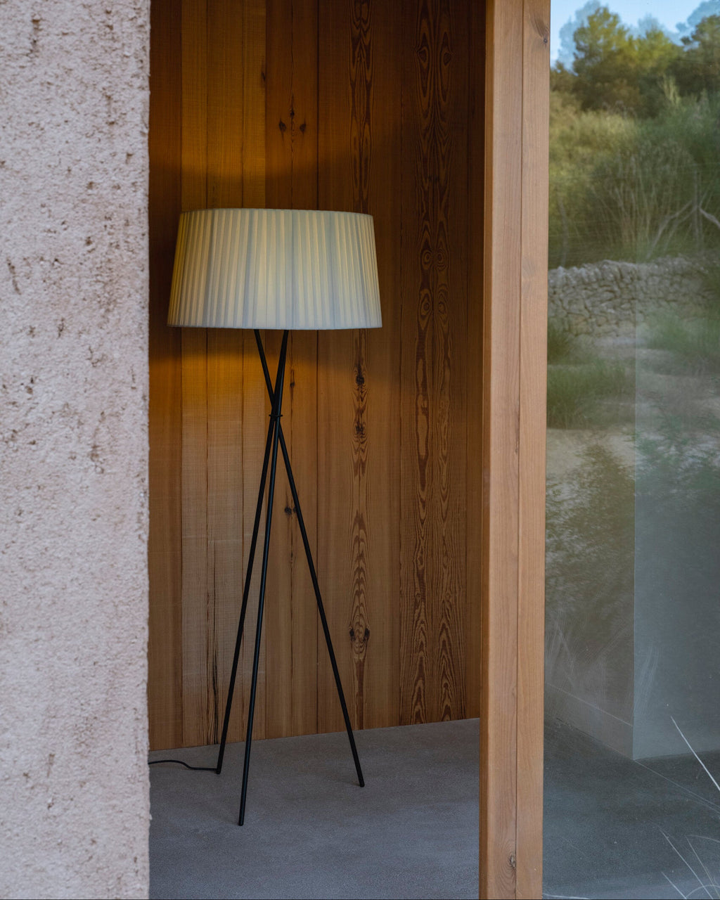 Trípode Floor Lamp