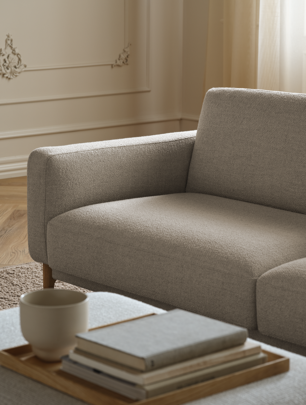 Chleo Sofa