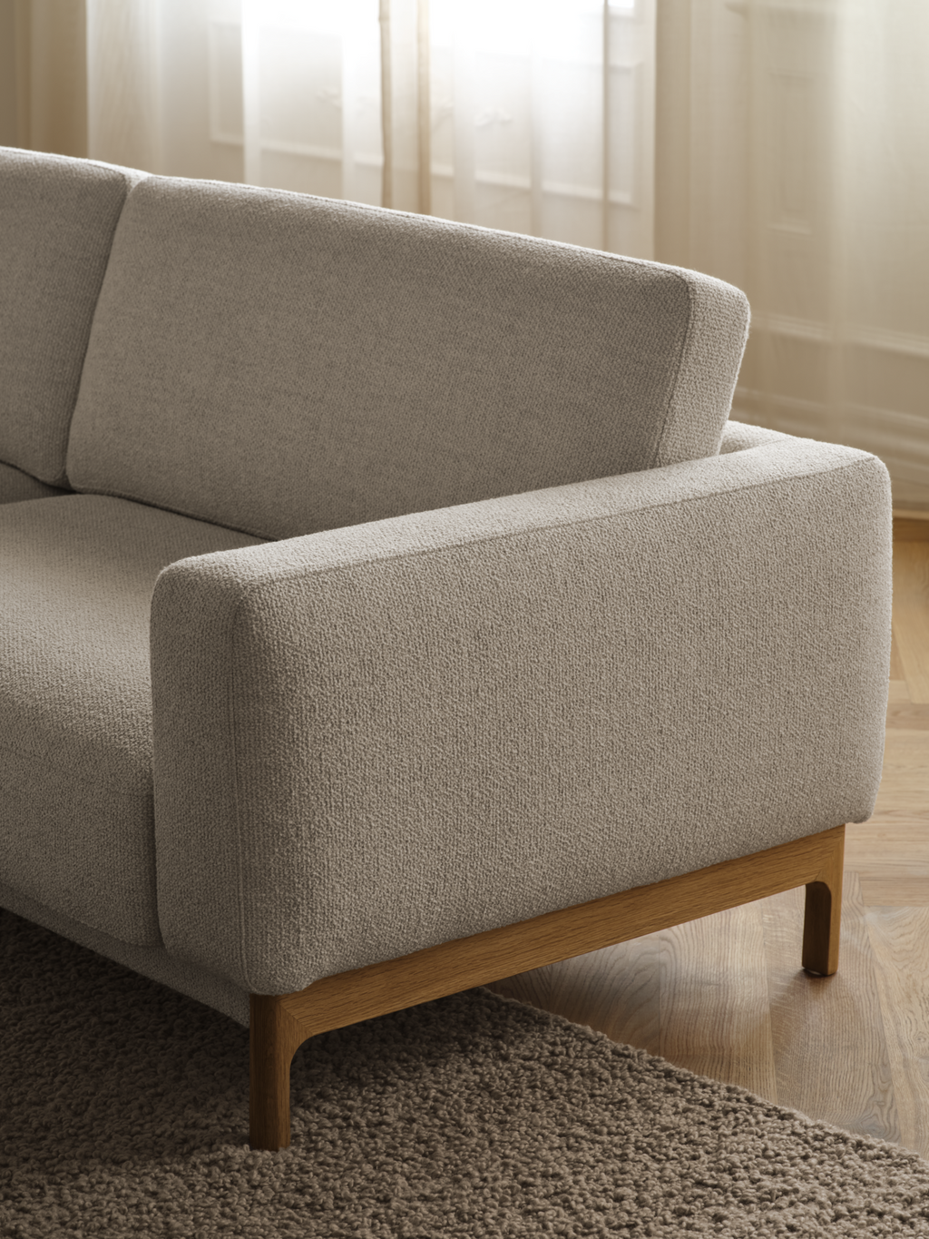 Chleo Sofa