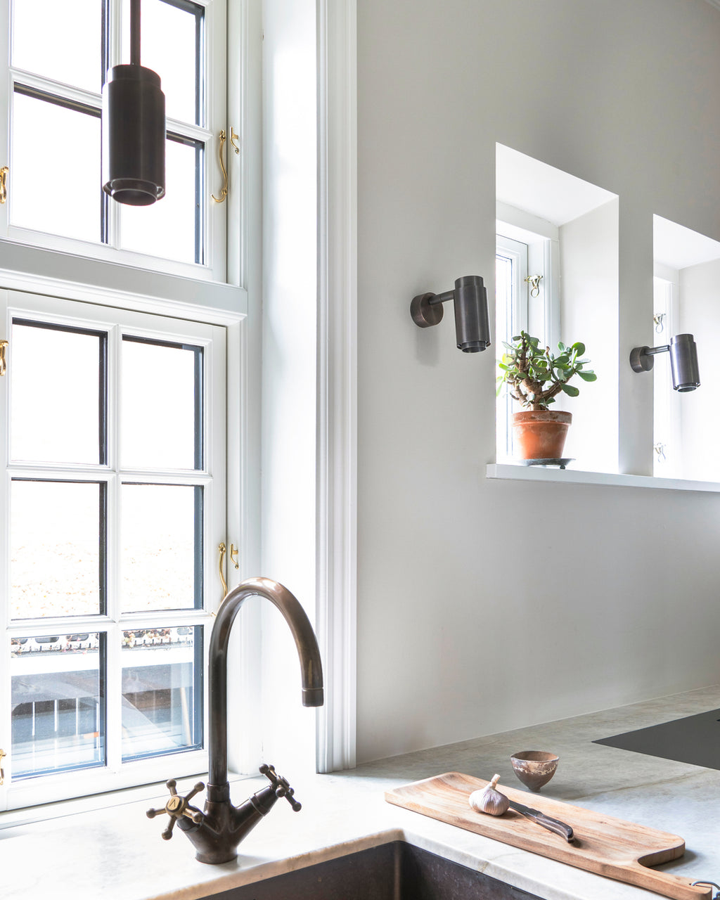 Donya Pivot Wall Lamp