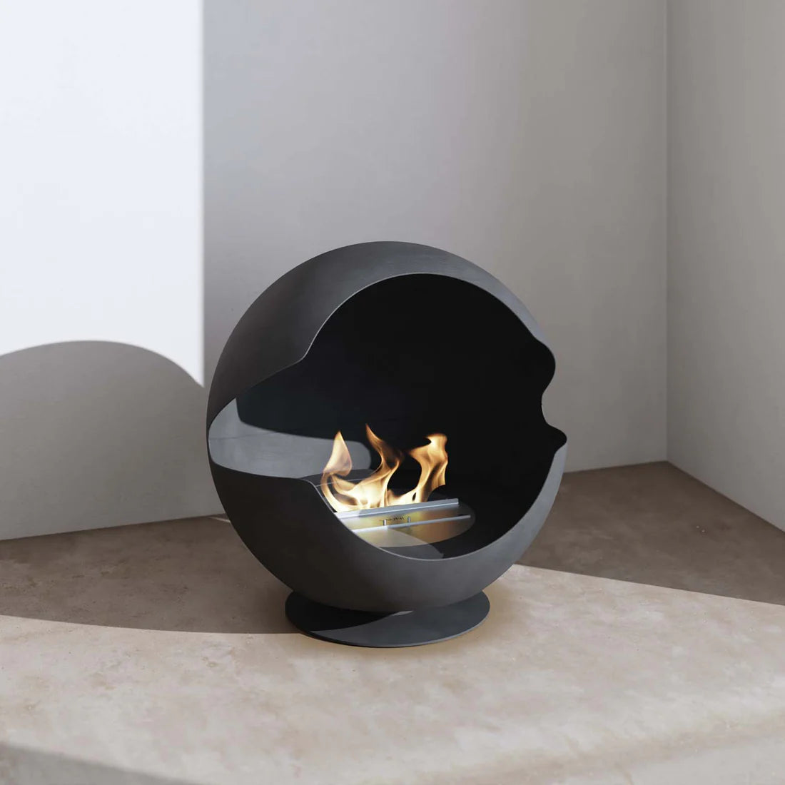 Vauni Globe - Black, Low, Black Liner