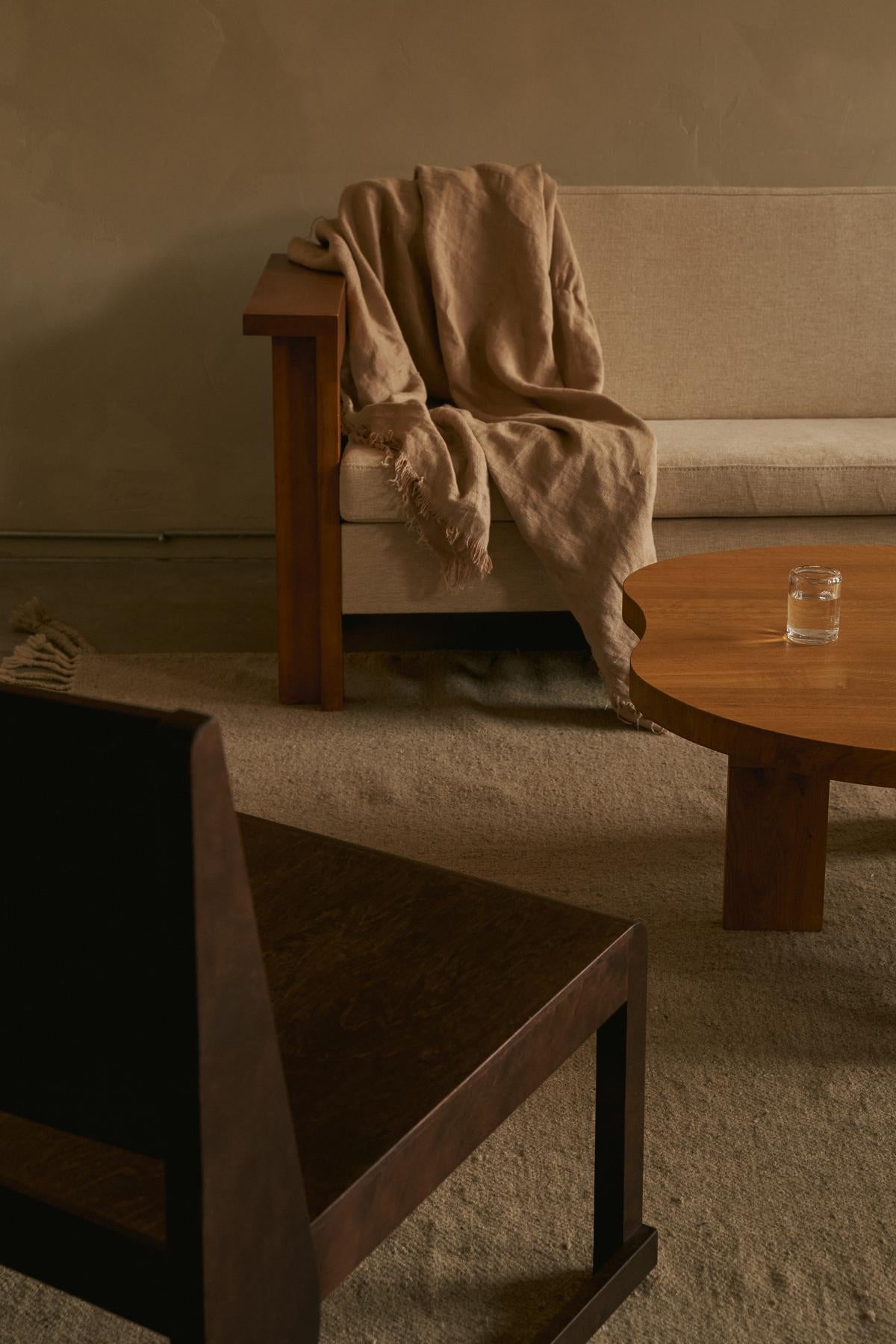 EASY CHAIR 01