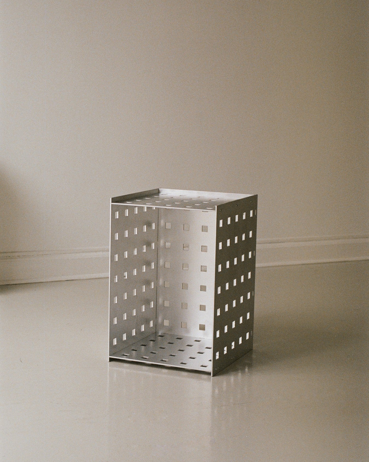Rivet Box Table | Aluminum