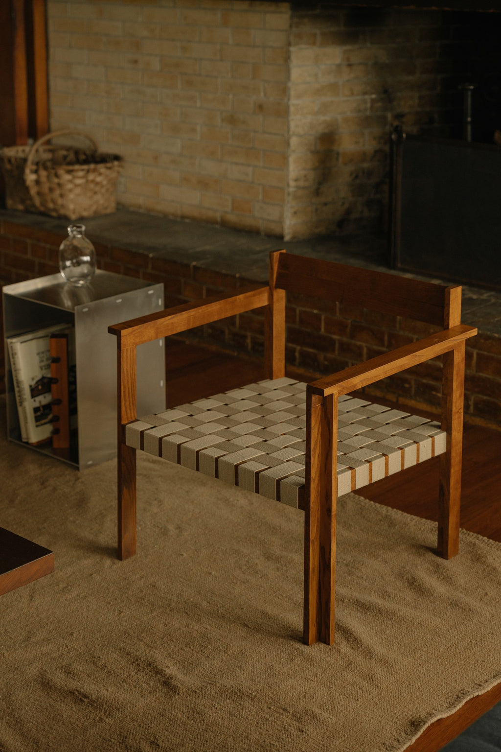 SYMMETRY ARMREST CHAIR | HONEY ASH WOOD / OAT FABRIC