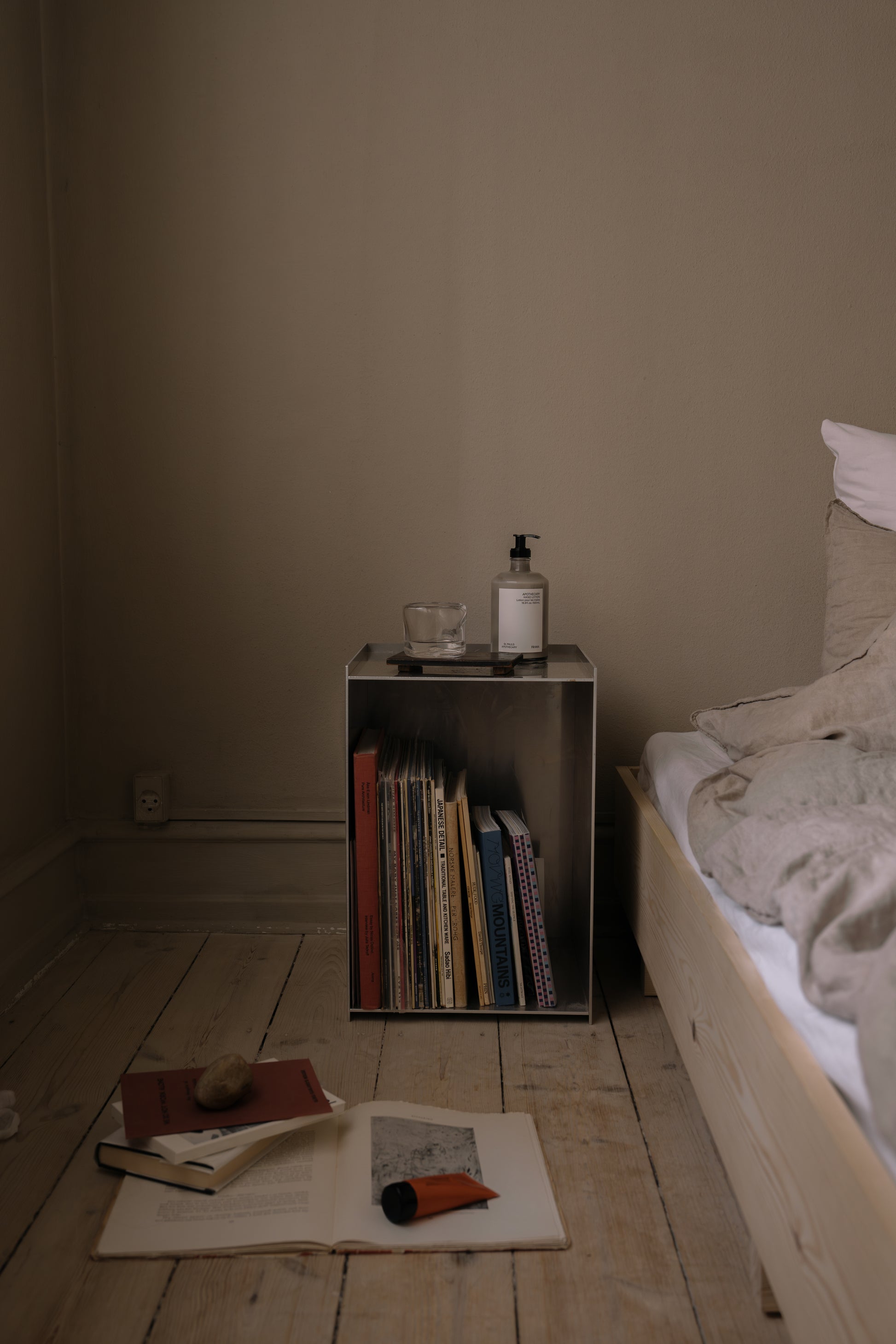 FRAMA Rivet Box Table | Aluminum