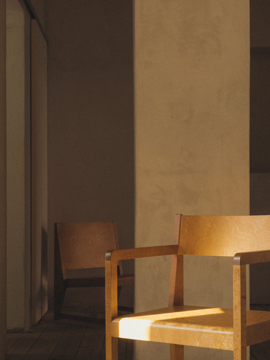 ARMREST CHAIR 01 | WARM BROWN BIRCH