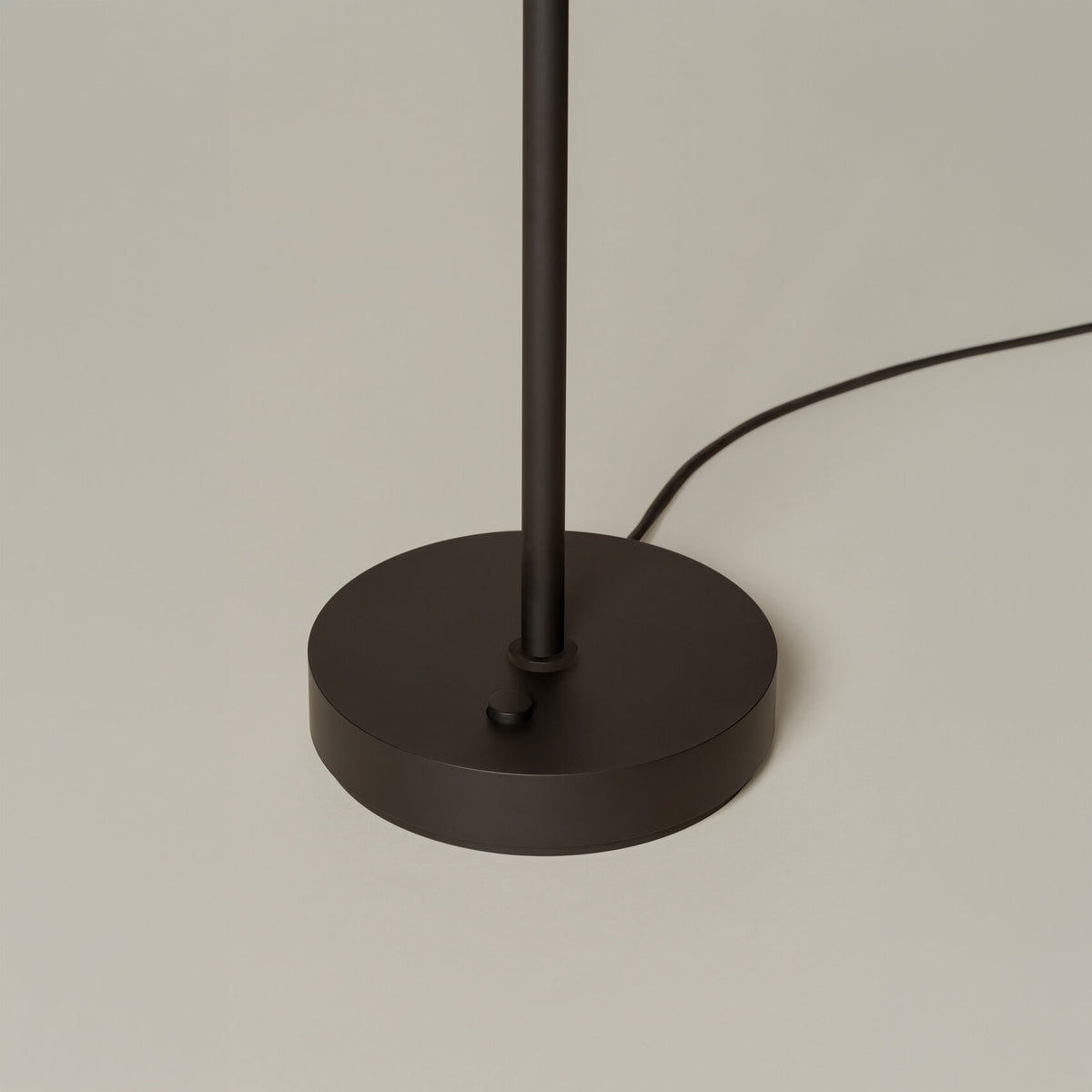 Lámina Floor Lamp | 45 & 165