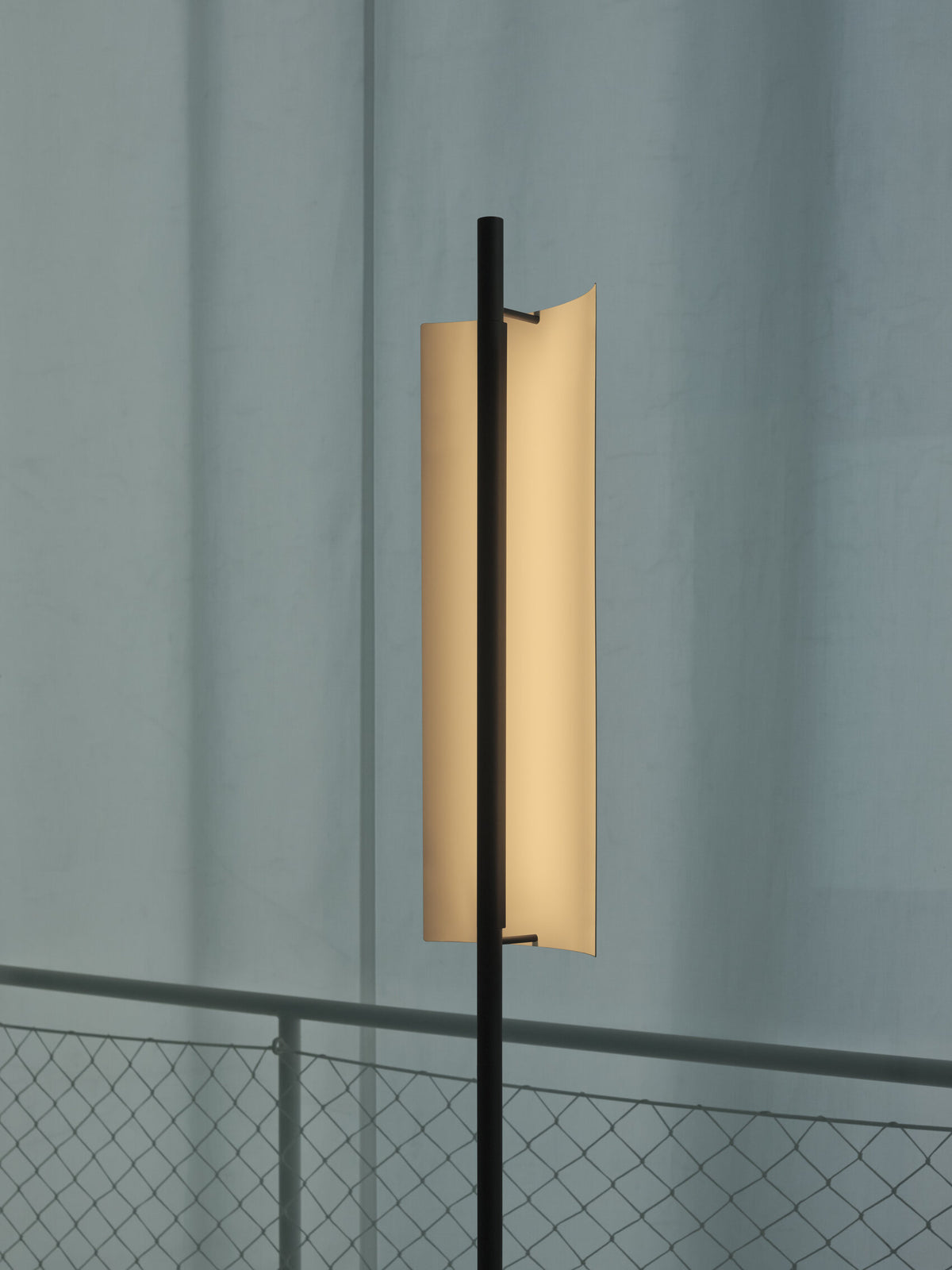 Lámina Floor Lamp | 45 & 165