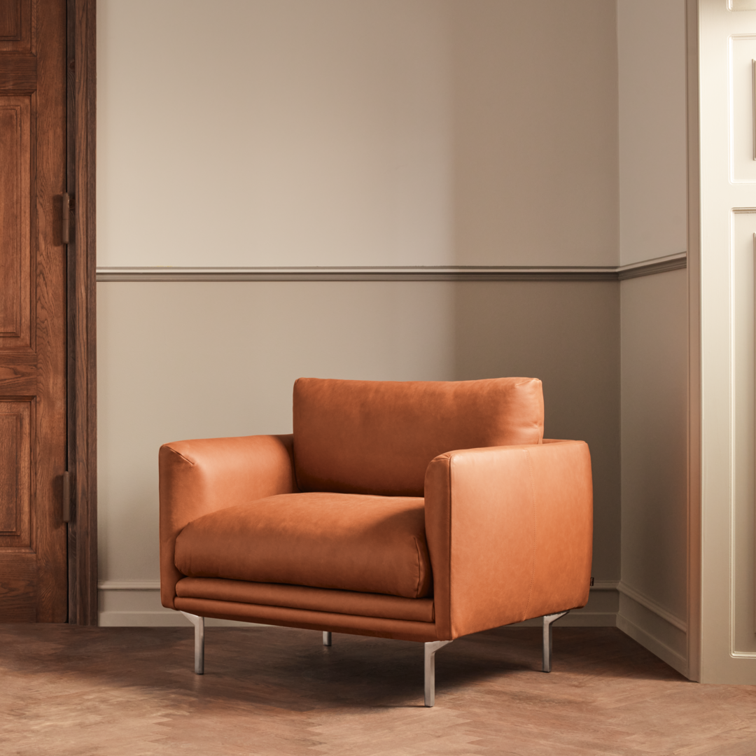 Lomi Armchair