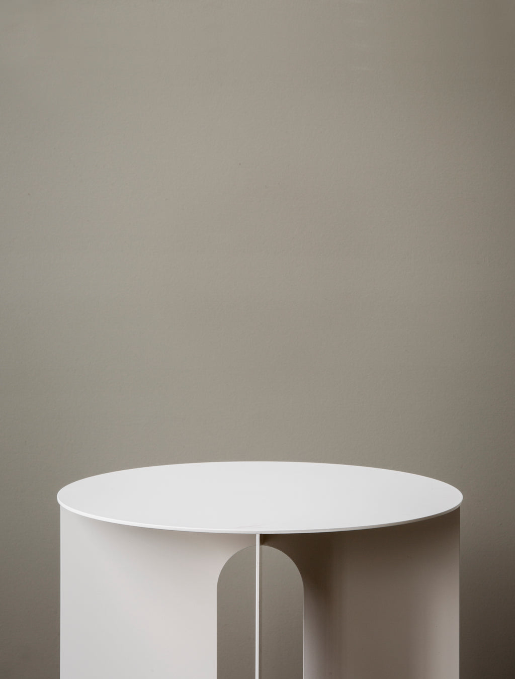 ANDROGYNE SIDE TABLE / Ø40