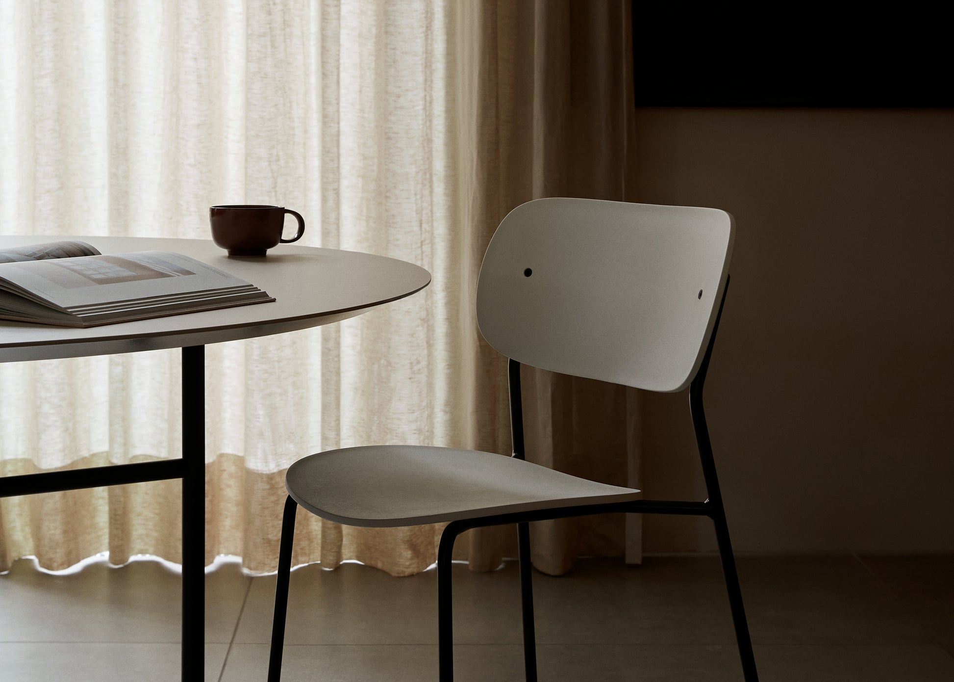 Co Dining Chair, Black steel, Veneer