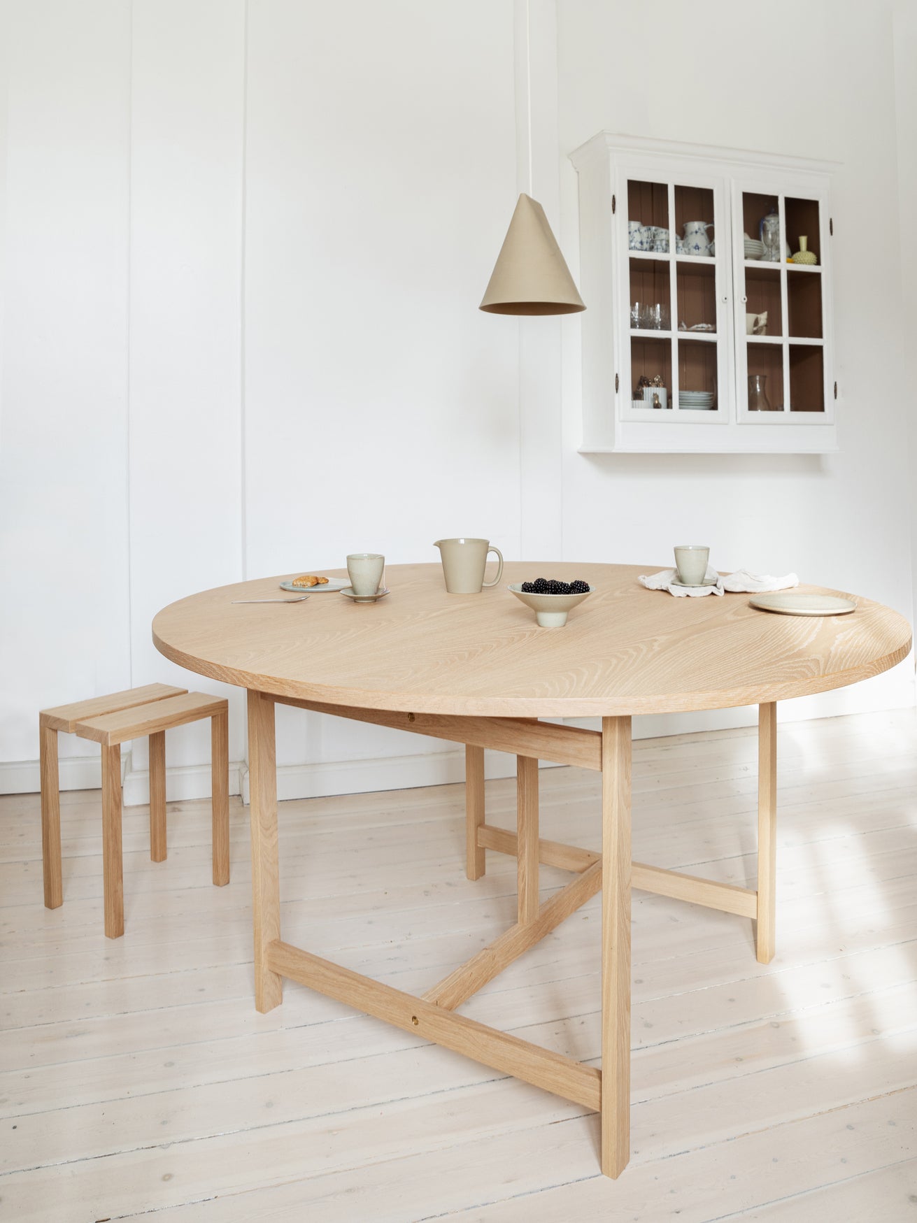 Round Dining Table - Ø130