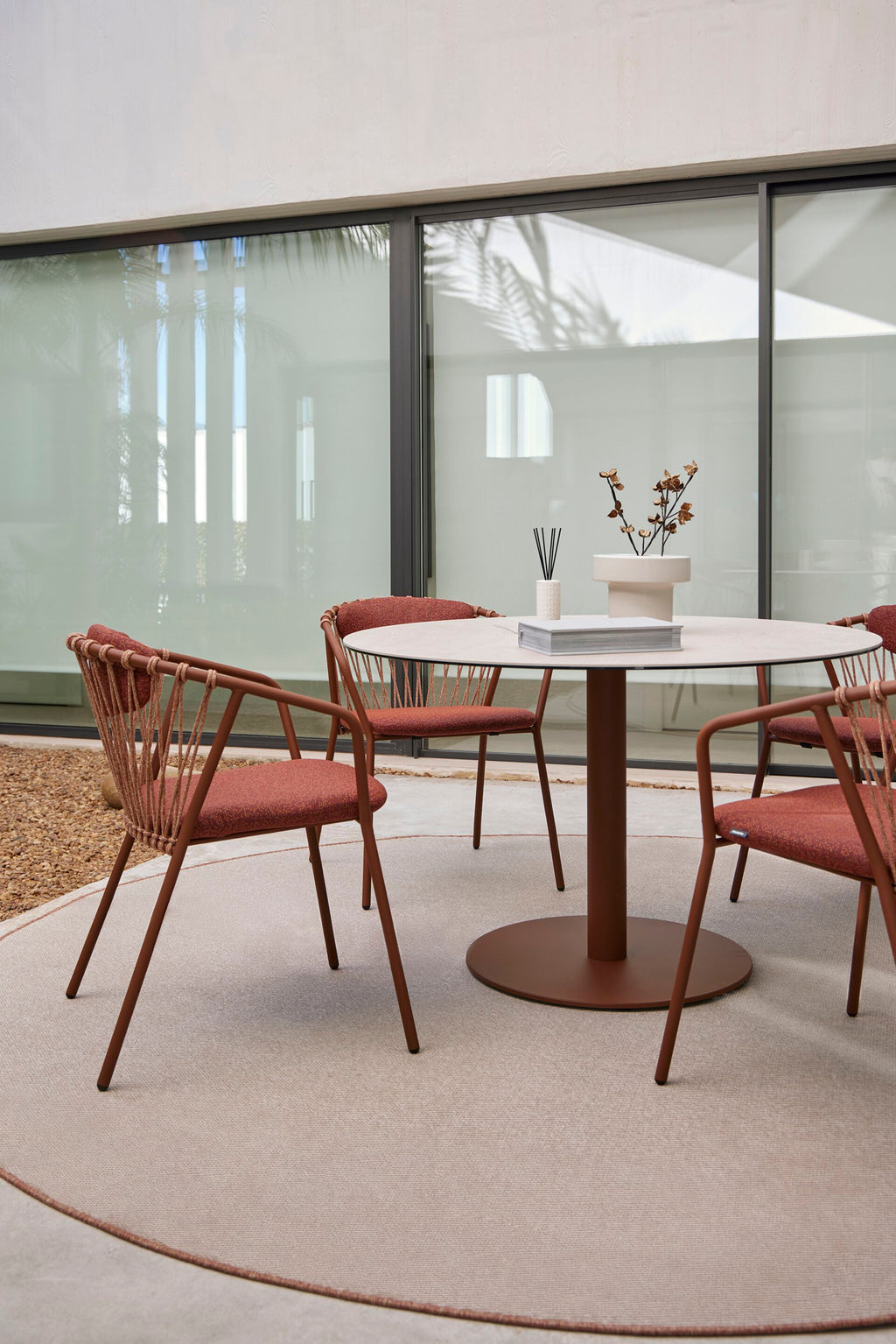 BAGA Chair / Two-pieces Upholstery