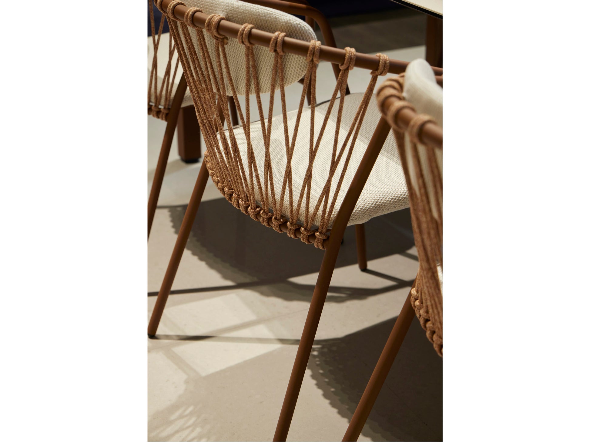 BAGA Chair / Two-pieces Upholstery