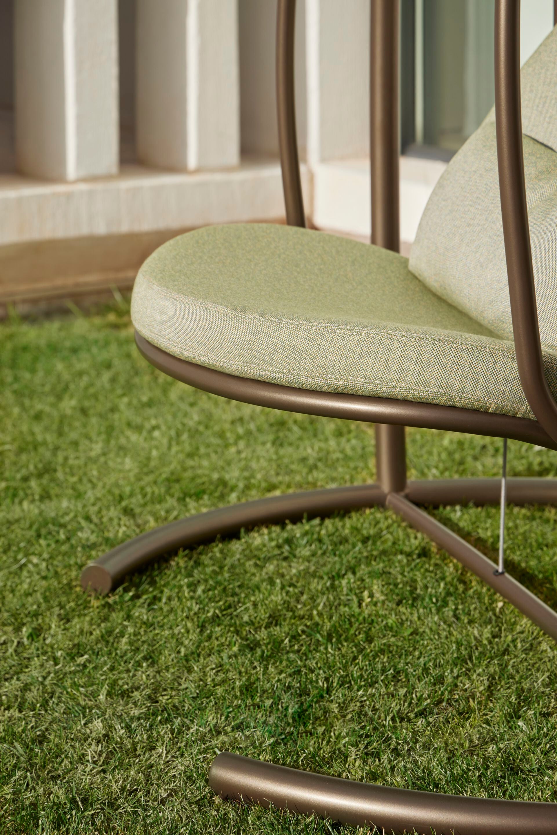 NIU / Metal Garden Armchair