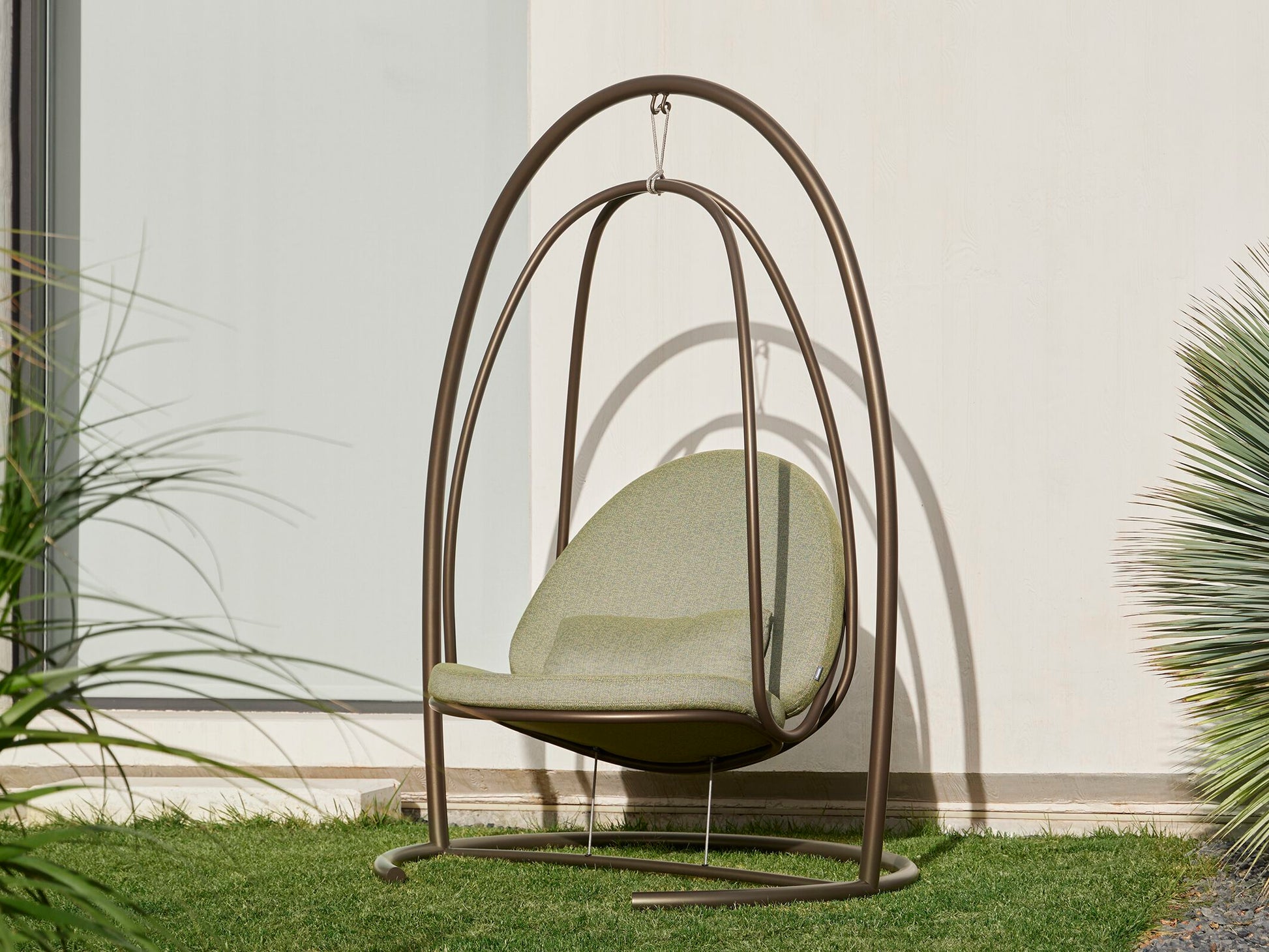 NIU / Metal Garden Armchair