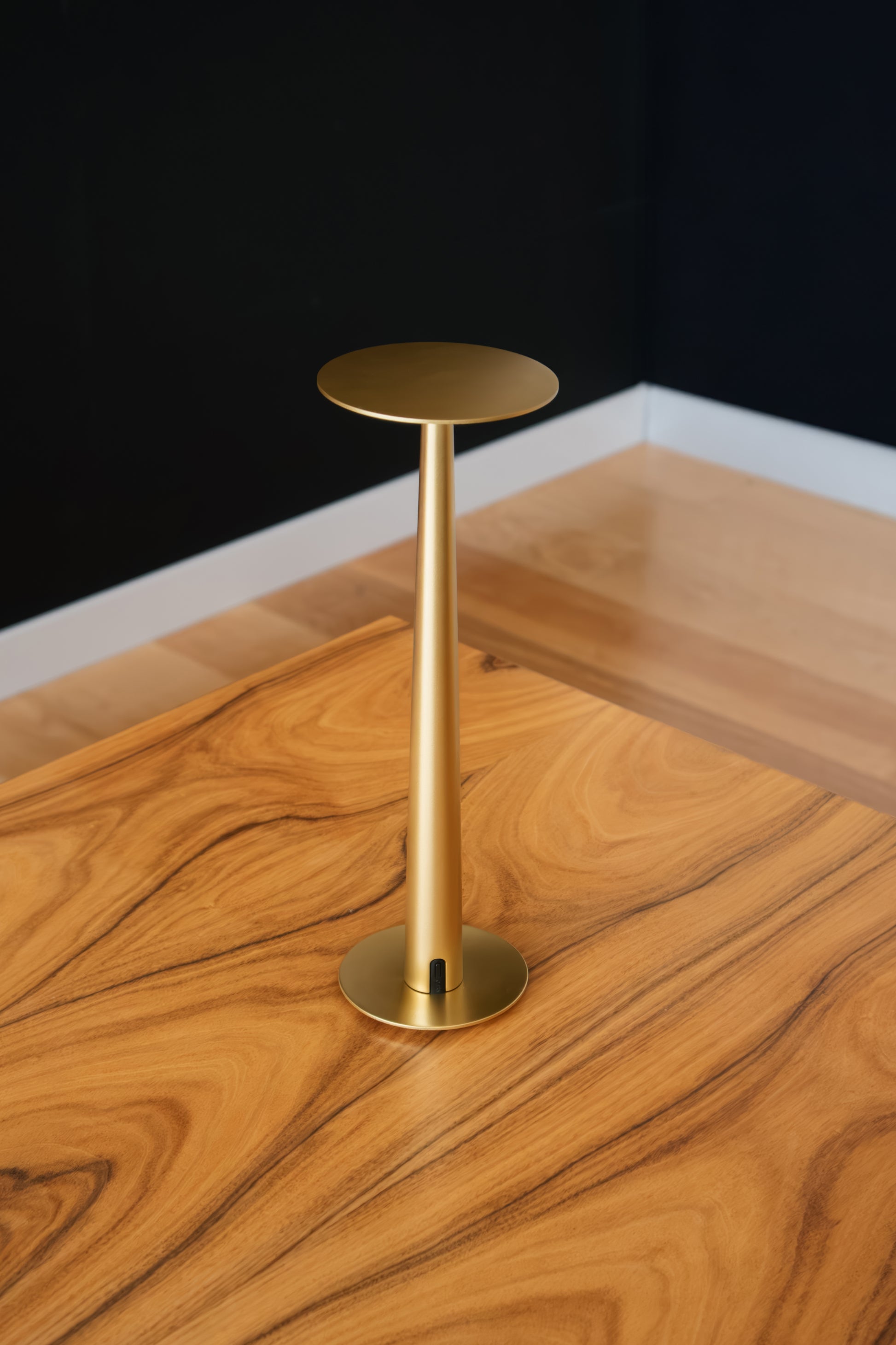 NEMO - PORTOFINO TABLE LAMP, GOLD, STANDARD BASE