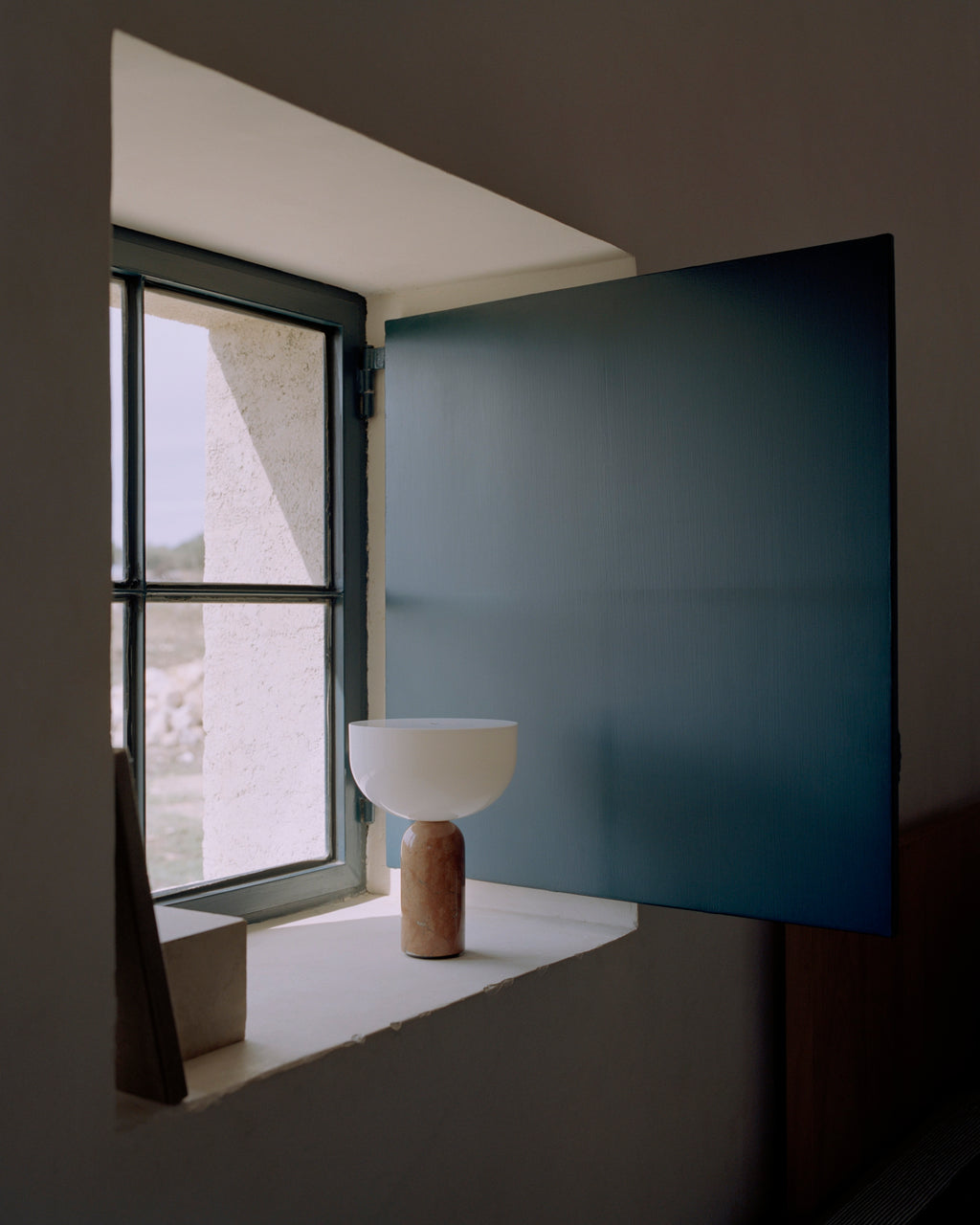 Kizu Table Lamp | Portable