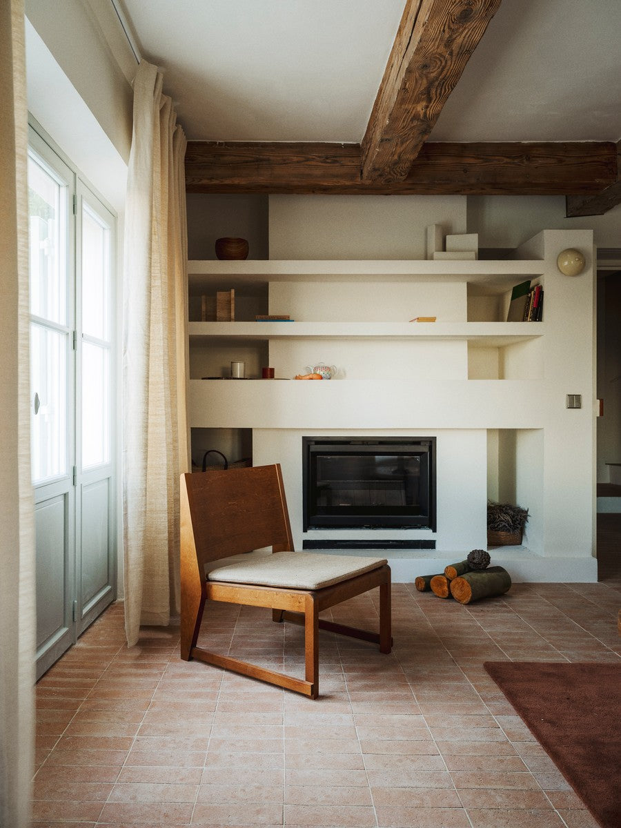EASY CHAIR 01