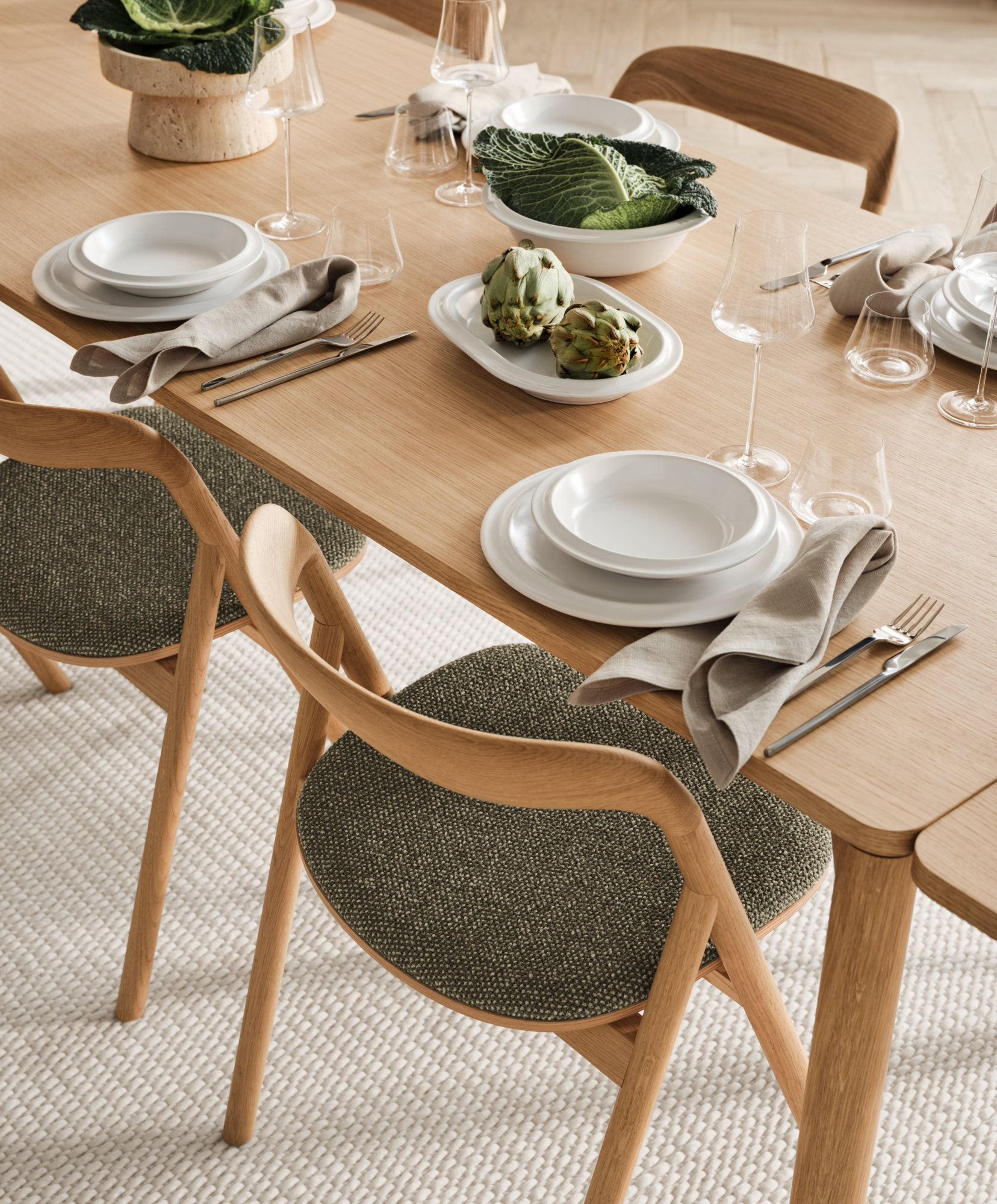 Pana Dining Table