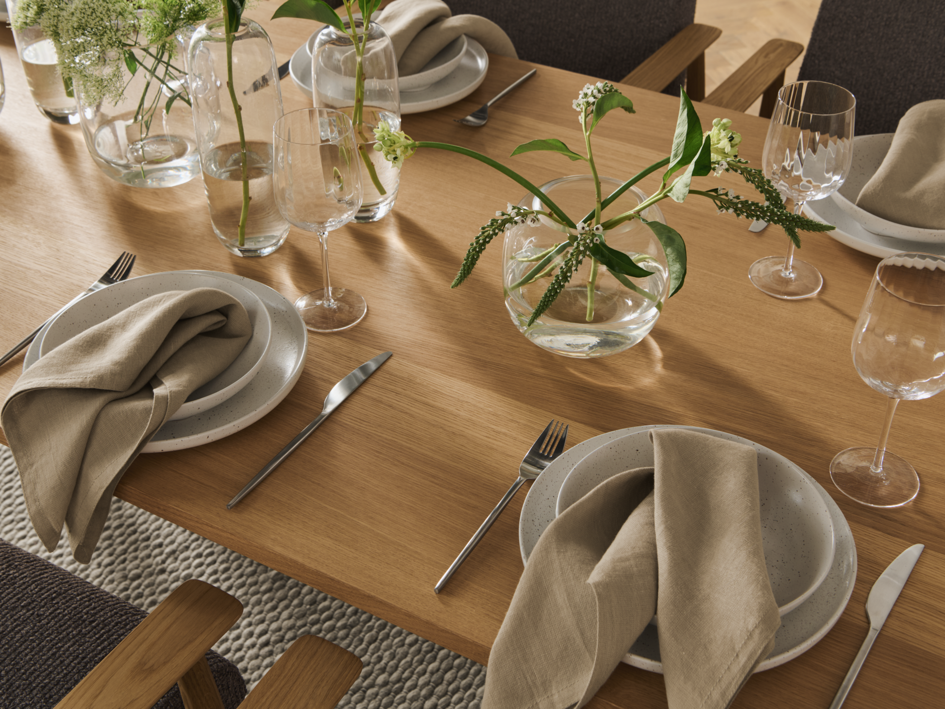 Pana Dining Table
