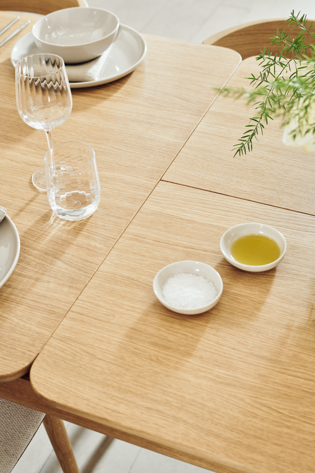 Ronya Dining Table
