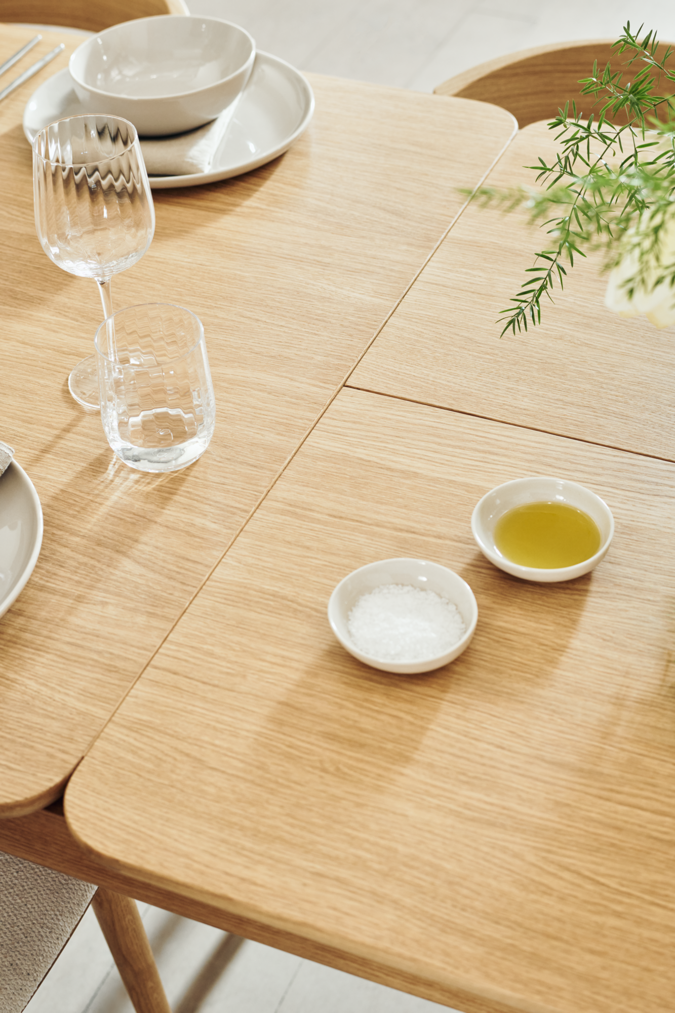 Ronya Dining Table