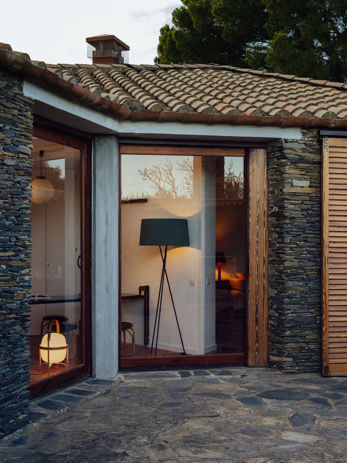 Trípode Floor Lamp