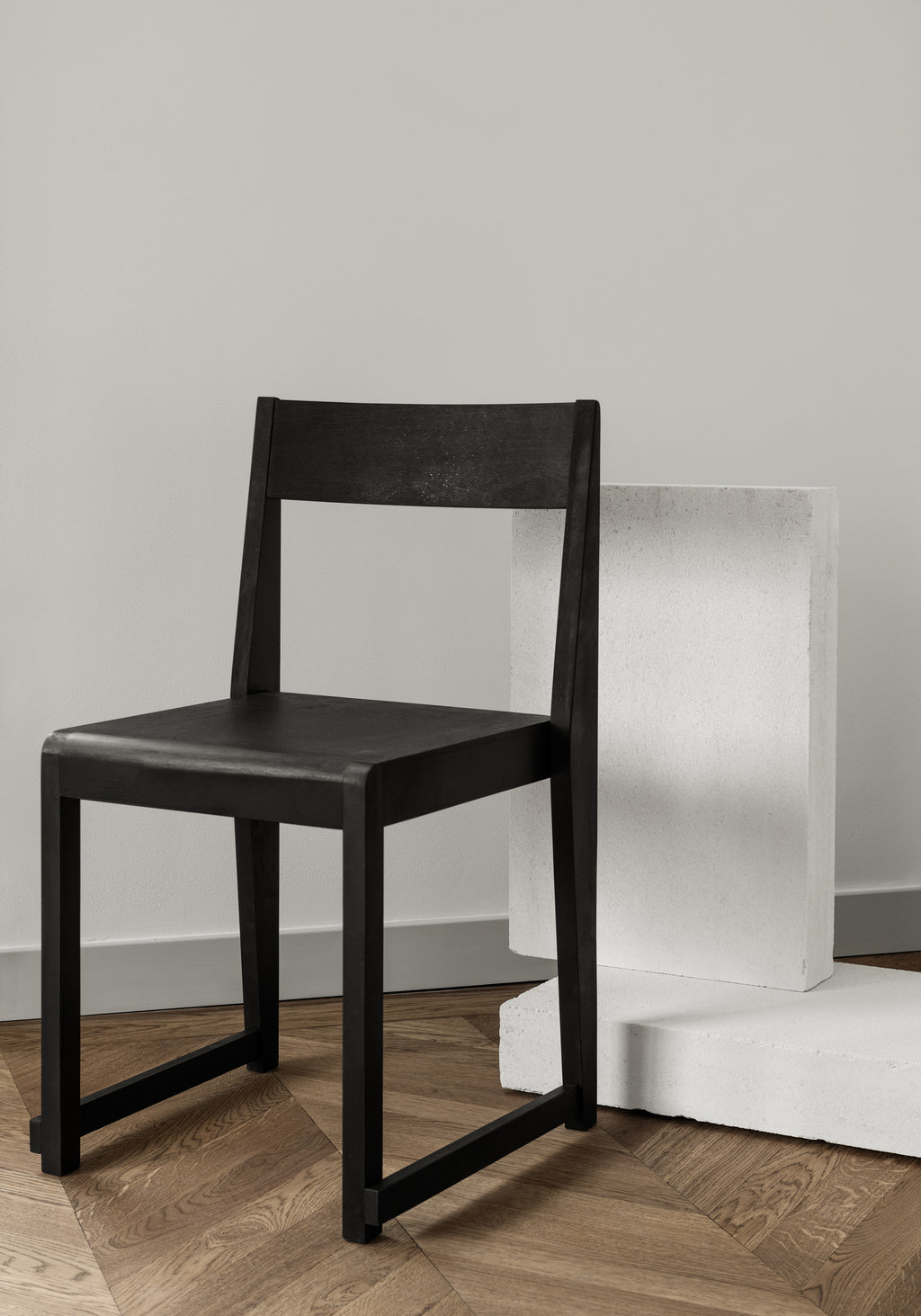 FRAMA Chair 01