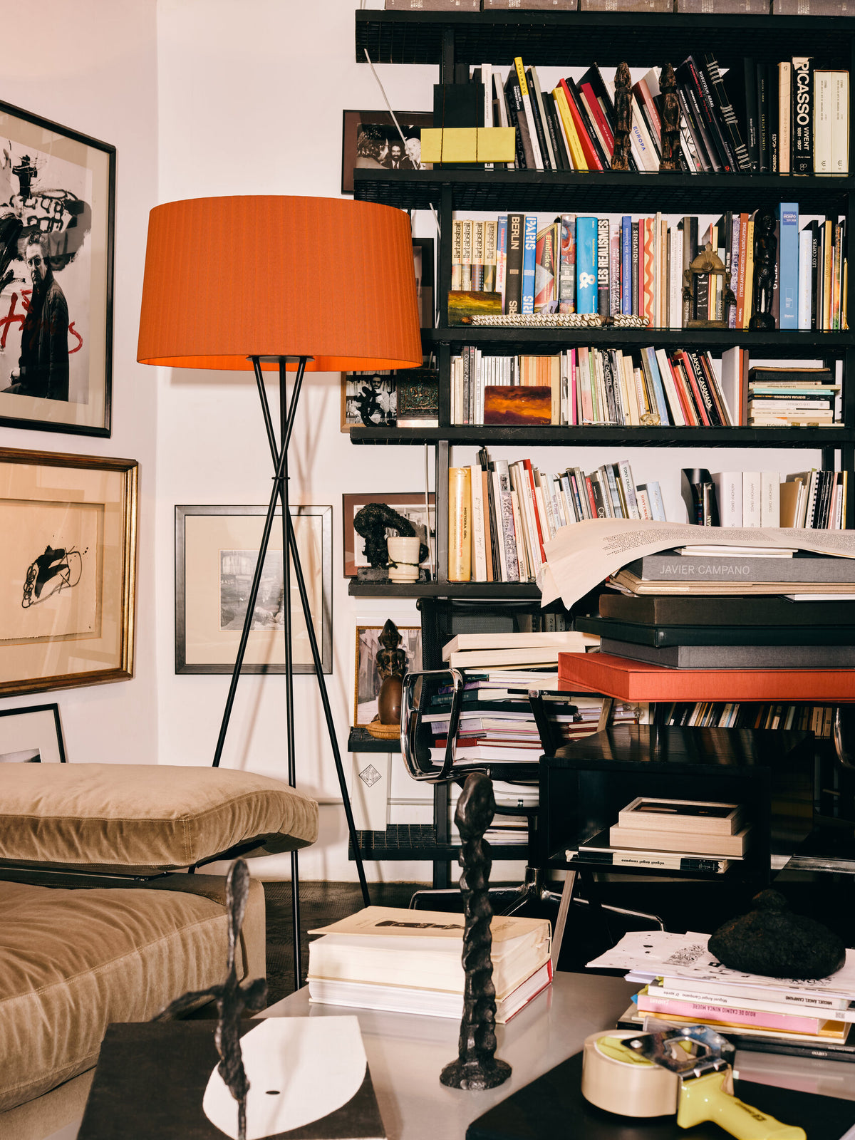 Trípode Floor Lamp