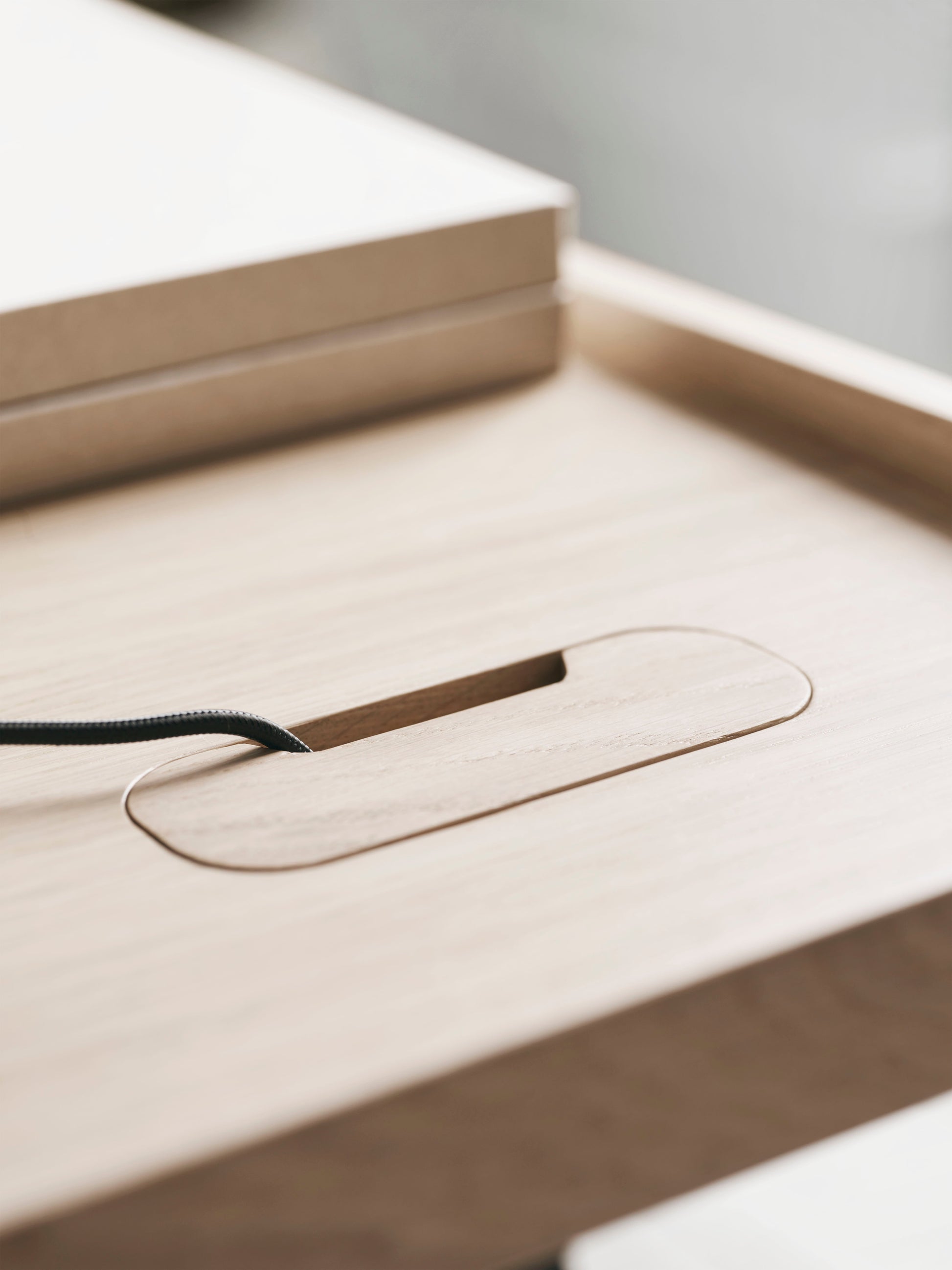 Acentric Desk / 159 x 73 x H74 cm