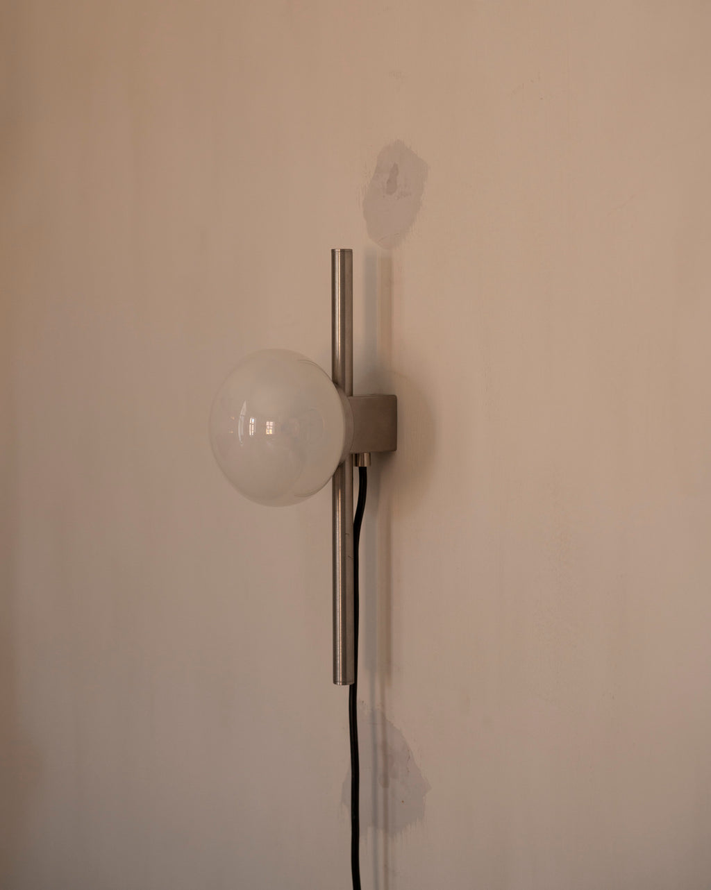 Ovoid Wall Lamp
